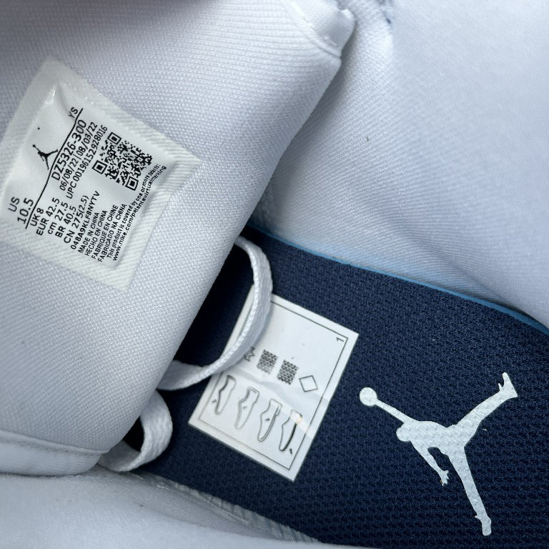 Air Jordan 1 Mid  Sneaker      DZ5326-300 - DopestKickz