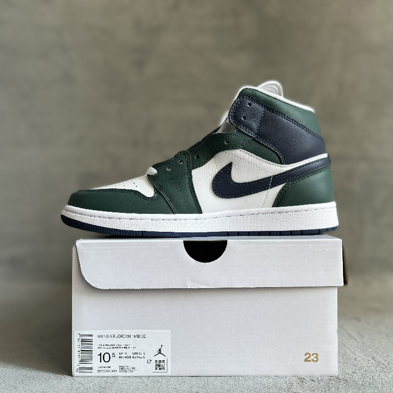 Air Jordan 1 Mid  Sneaker      DZ5326-300 - DopestKickz