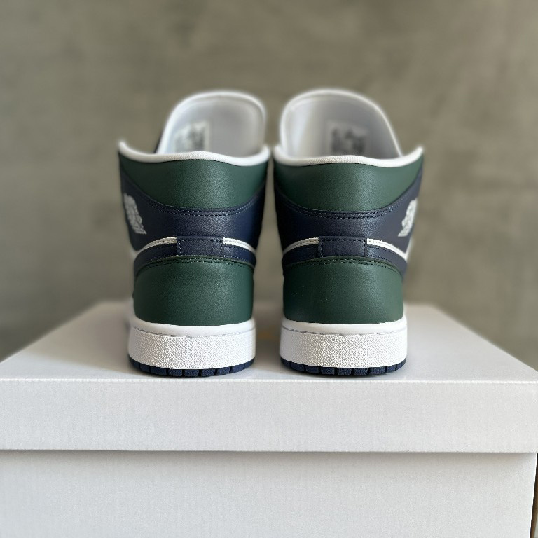 Air Jordan 1 Mid  Sneaker      DZ5326-300 - DopestKickz