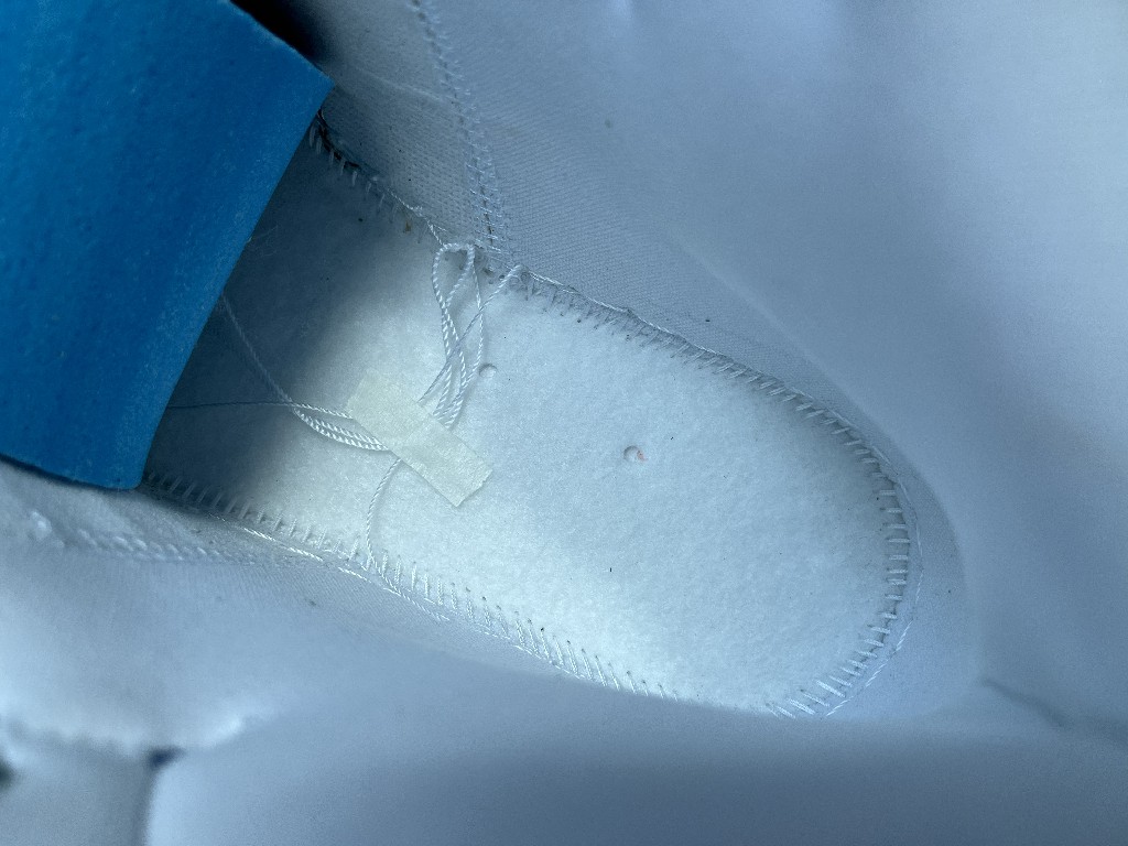 Air Jordan 1 Mid  Sneaker      DZ5326-300 - DopestKickz