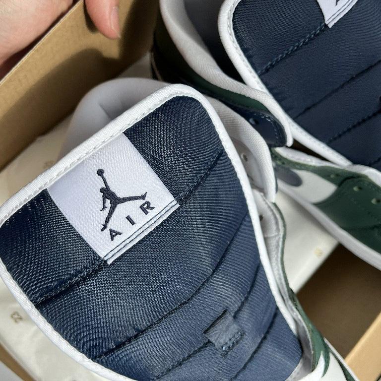 Air Jordan 1 Mid  Sneaker      DZ5326-300 - DopestKickz