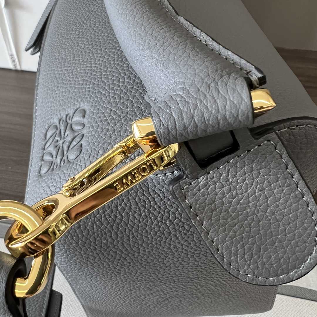 Loewe Puzzle Bag In Classic Calfskin(29-19.5-14cm) - DopestKickz