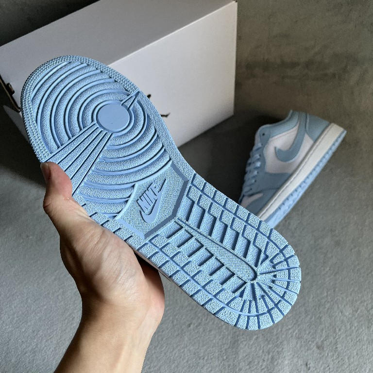 Air Jordan 1 Low Sneaker    DC0774-141 - DopestKickz