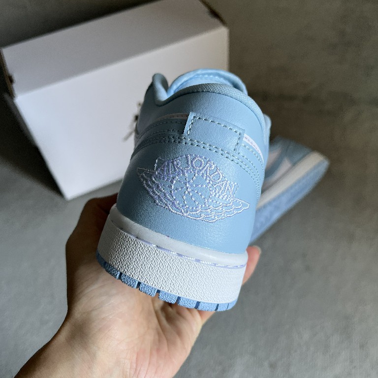 Air Jordan 1 Low Sneaker    DC0774-141 - DopestKickz