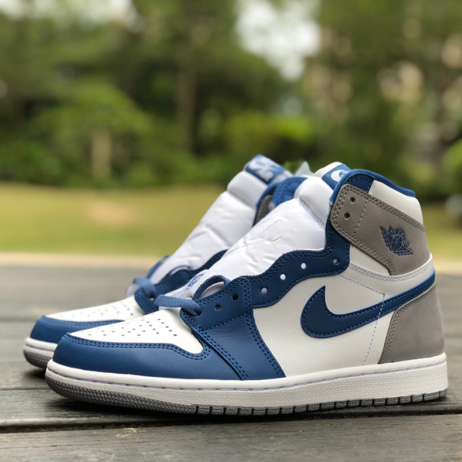 Air Jordan 1 Retro Sneaker   fd1437-410 - DopestKickz