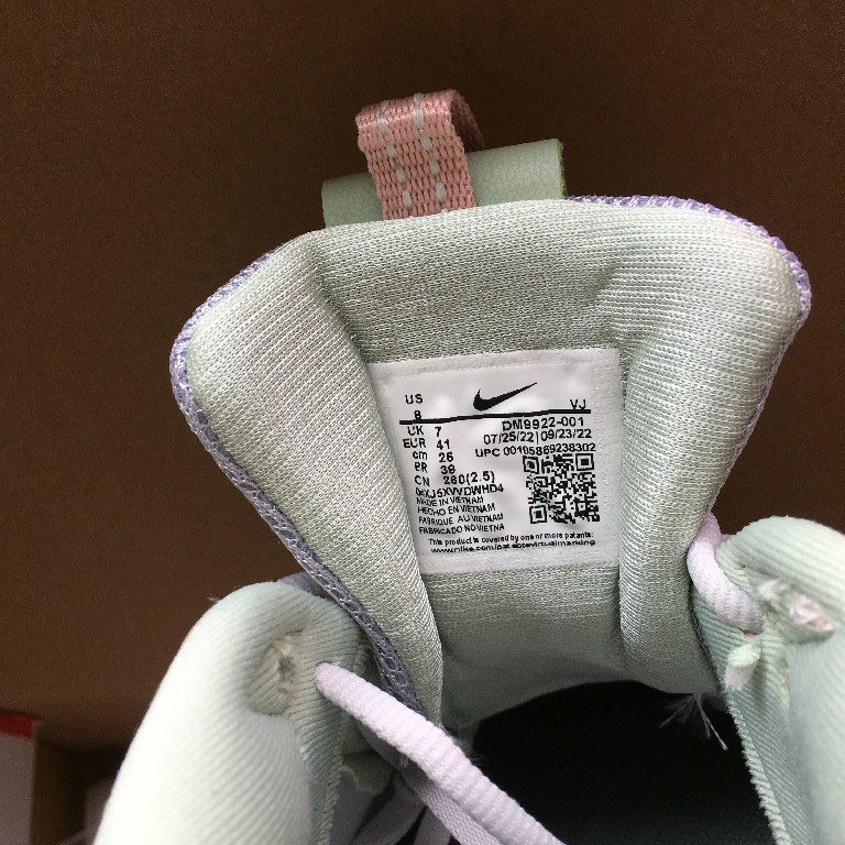 Nike Air Max90 Futura Sneakers      DM9922-001 - DopestKickz