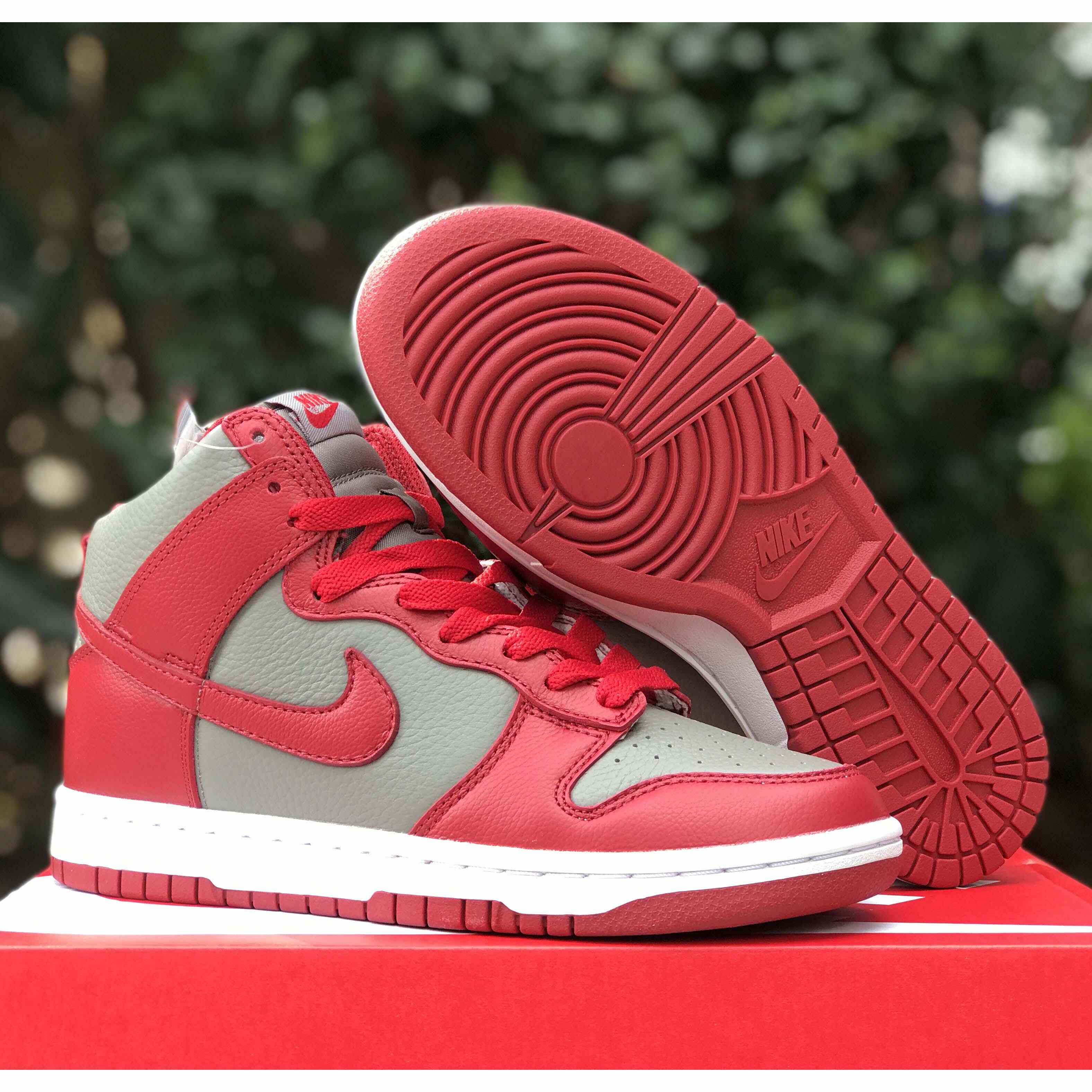 Nike Dunk High Unlv Sneaker        850477-001 - DopestKickz