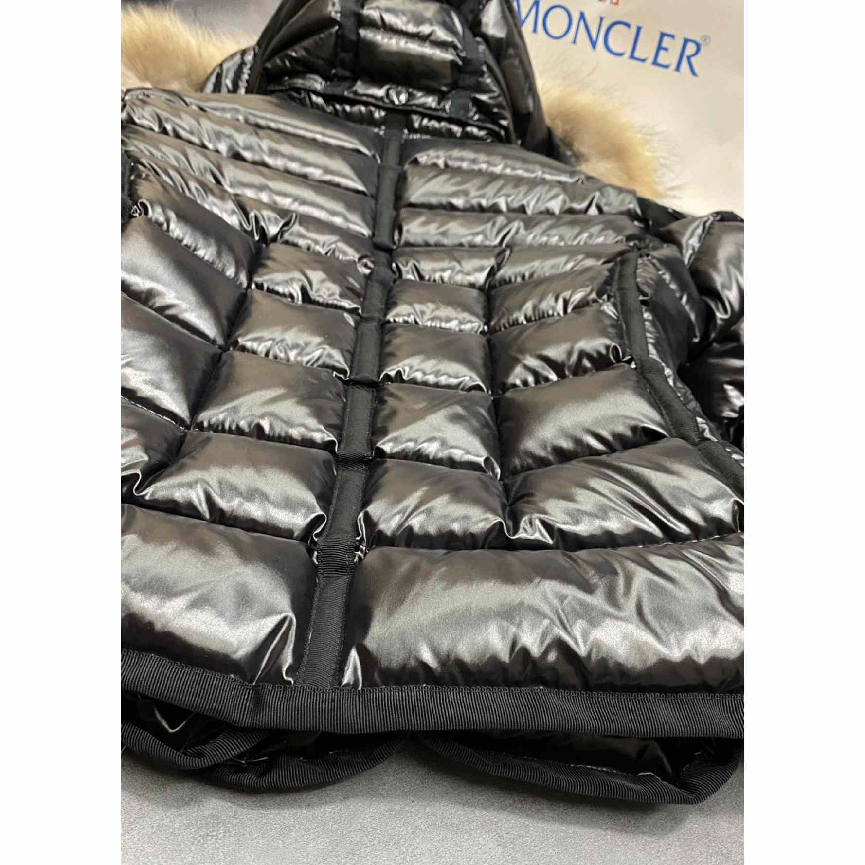 Moncler Armoise Short Down Jacket - DopestKickz