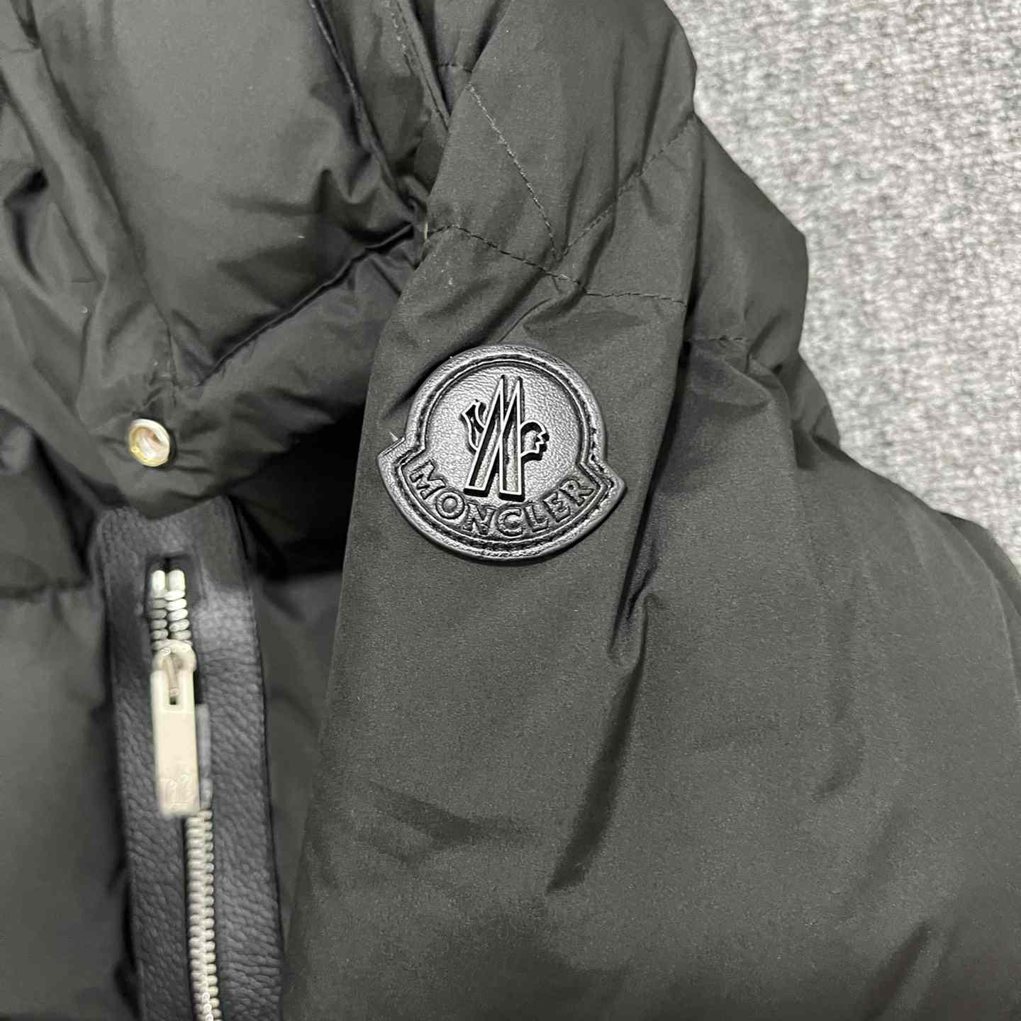Moncler Bauges Short Down Jacket - DopestKickz