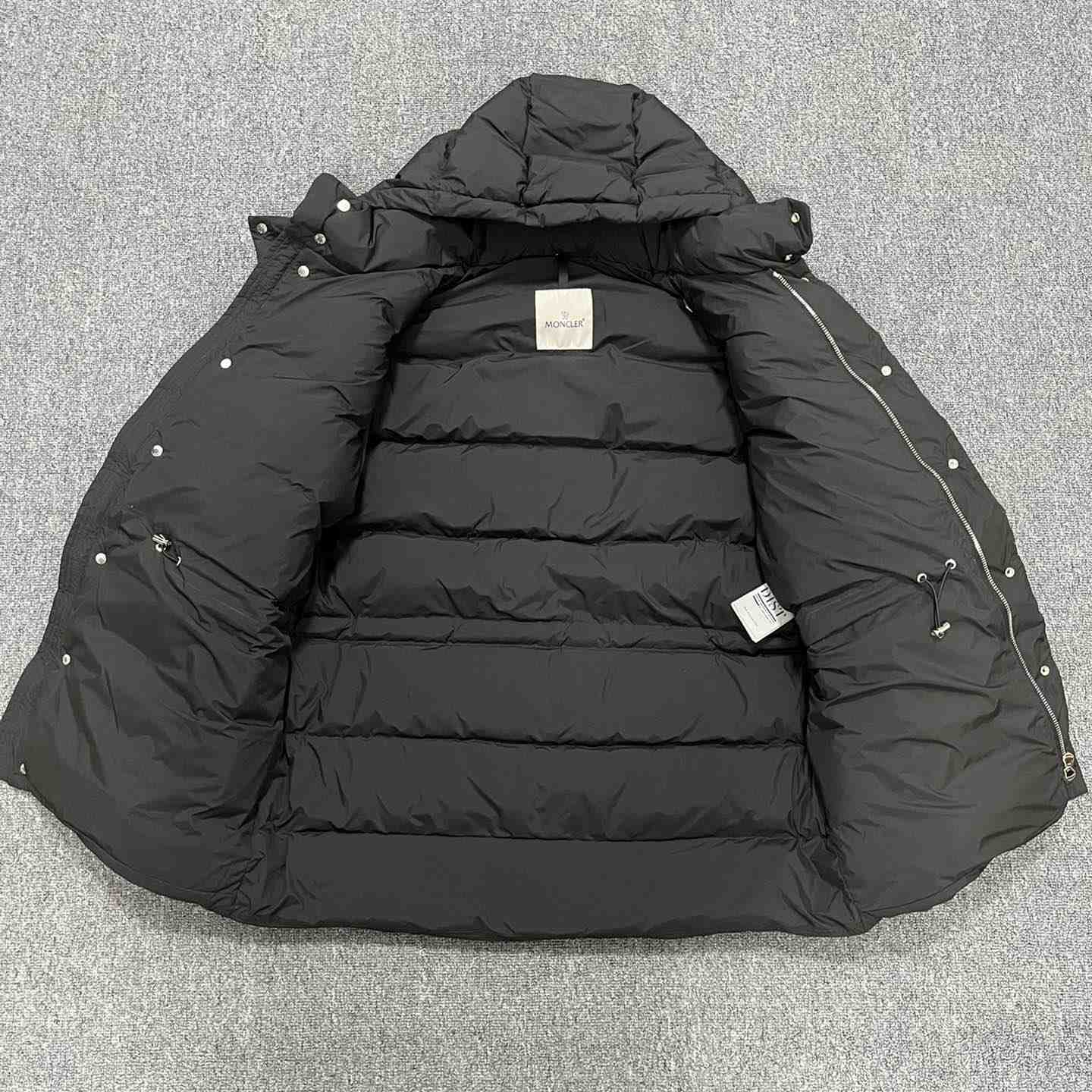 Moncler Bauges Short Down Jacket - DopestKickz