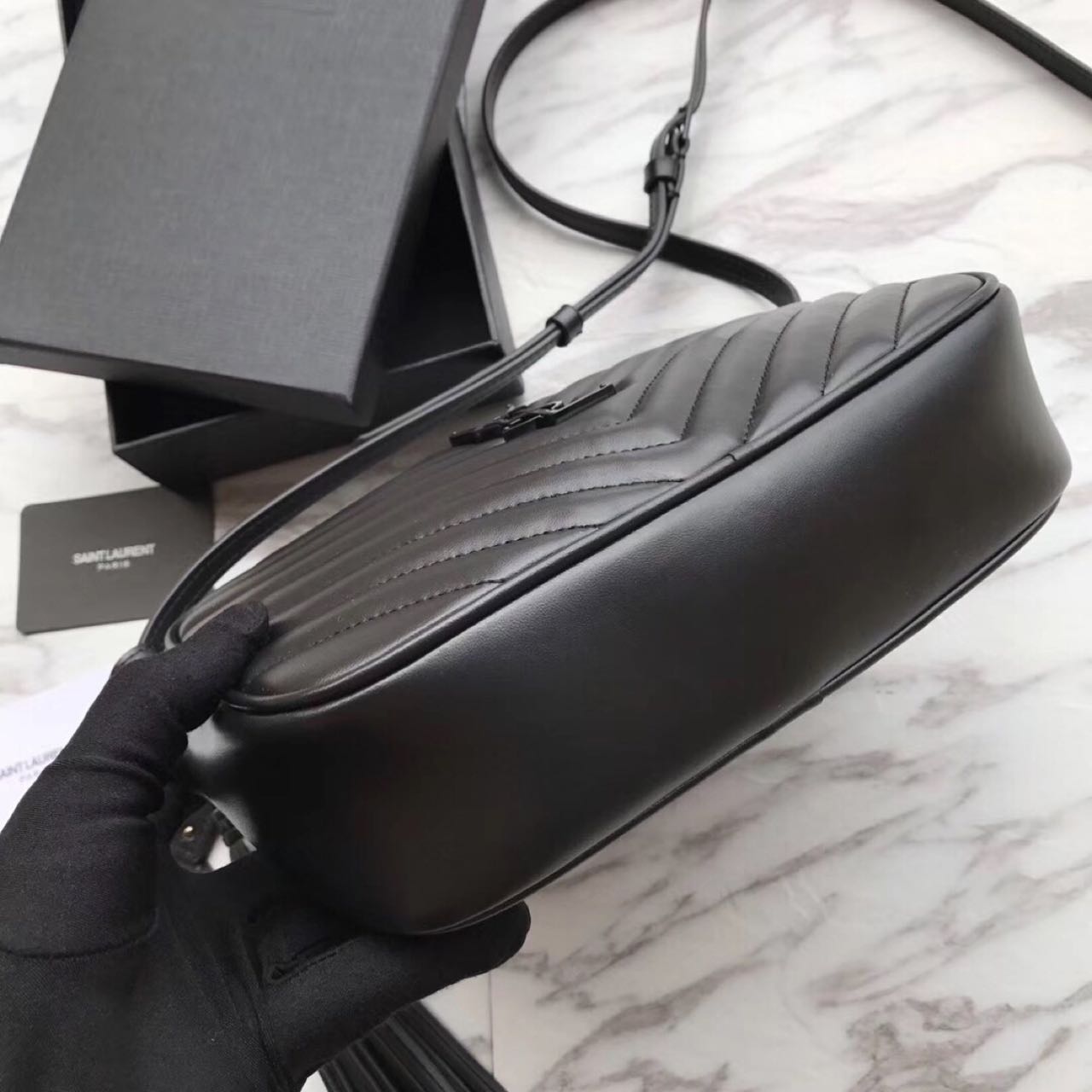 Saint Laurent Black Leather Shoulder Bag ( 23-16-6 cm) - DopestKickz