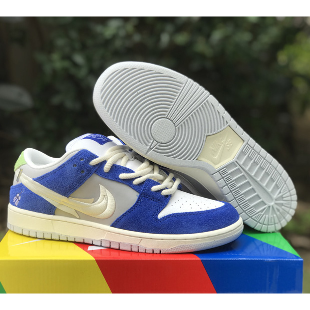 Fly Streetwear x Nike SB Dunk Low Sneaker         DQ5130-400 - DopestKickz