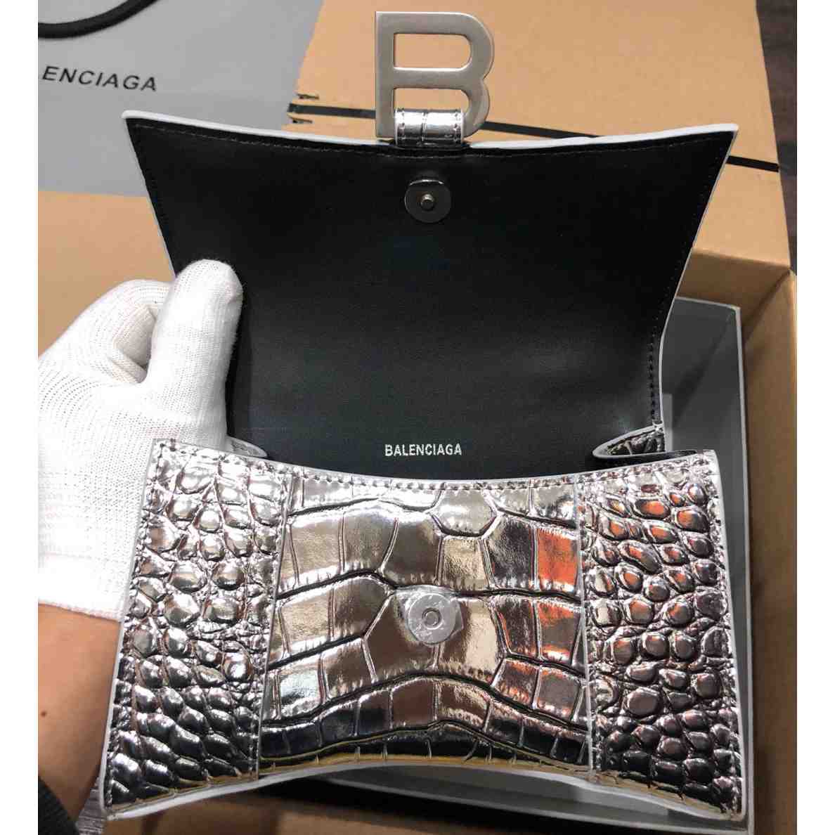 Balenciaga Women's Hourglass Small Handbag  (19-21-8cm) - DopestKickz