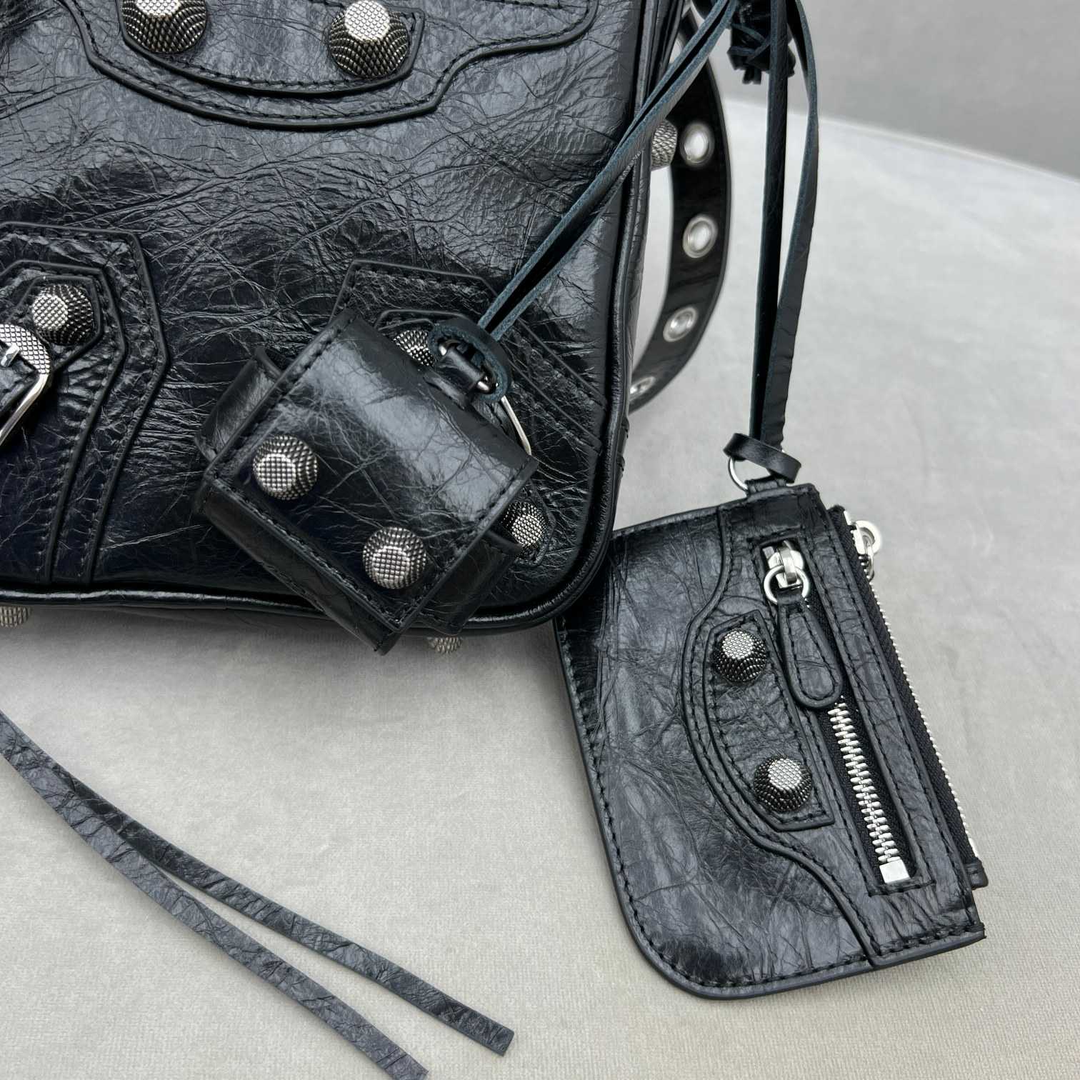 Balenciaga Men's Cagole Men Crossbody Bag In Black(21-17-4.5cm) - DopestKickz