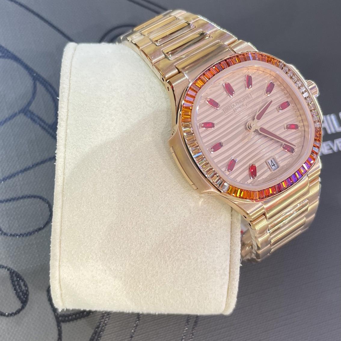 Patek Philipps 7118/1300R - Nautilus Watch - DopestKickz