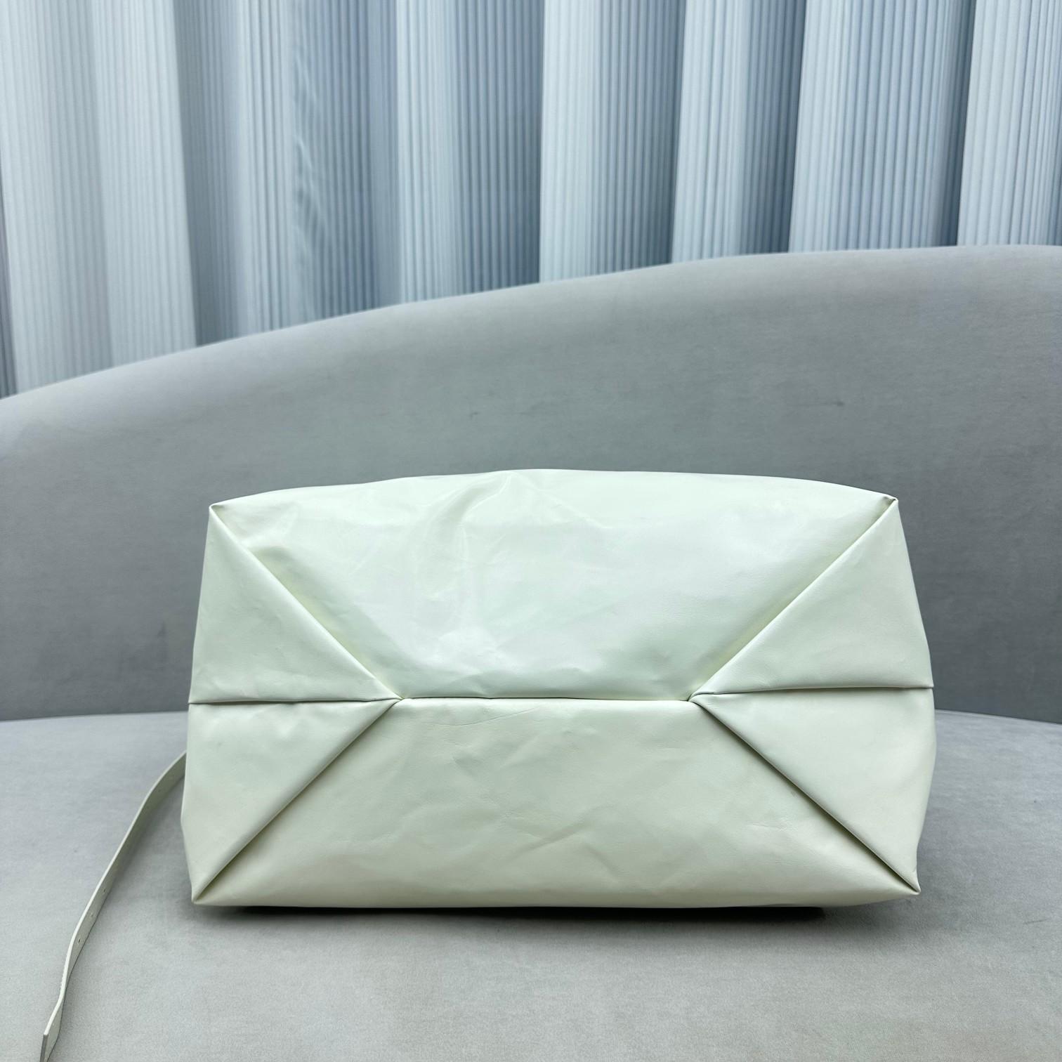 Balenciaga Trash Bag Large Pouch In White(37-40-52cm) - DopestKickz