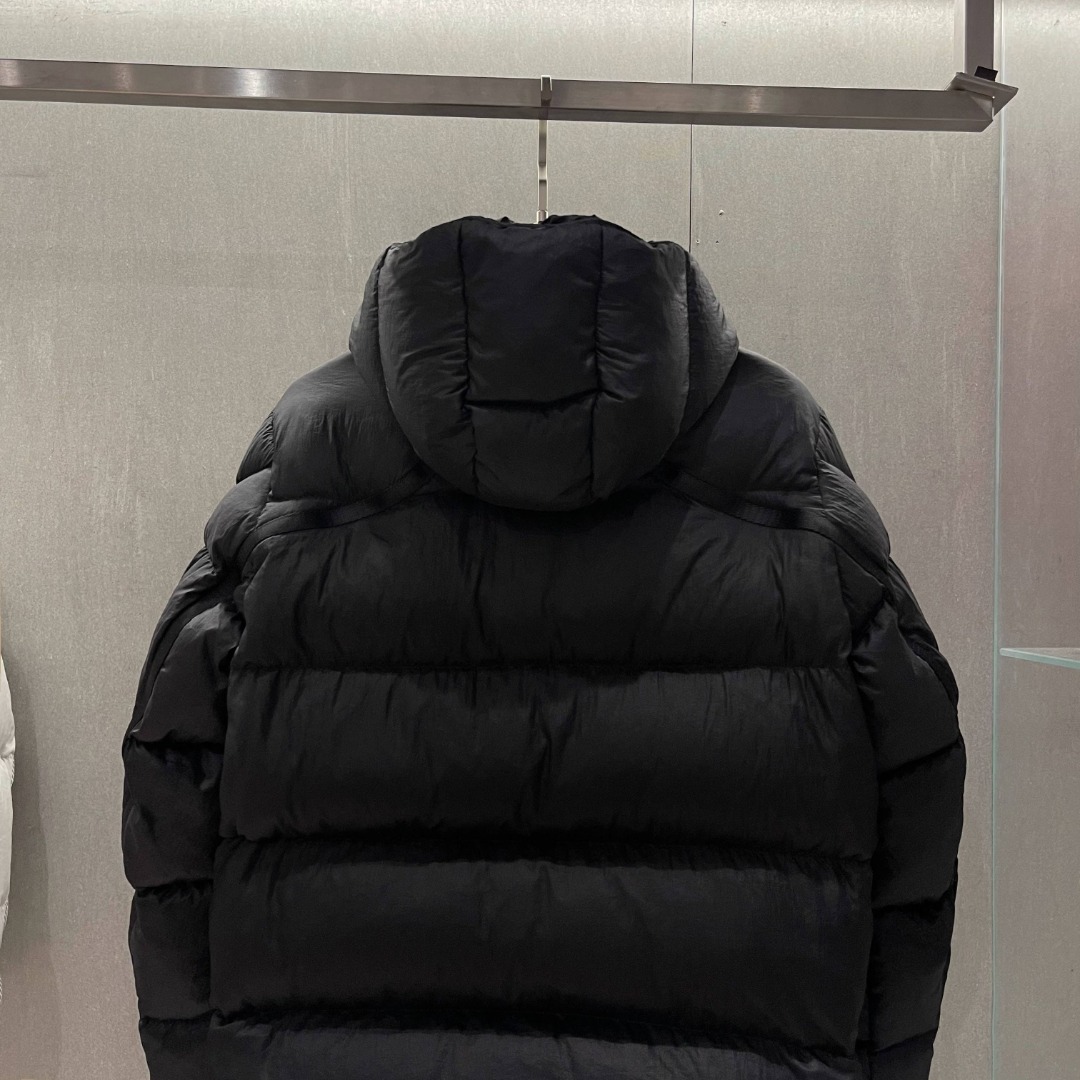 Moncler Short Down Jacket    - DopestKickz