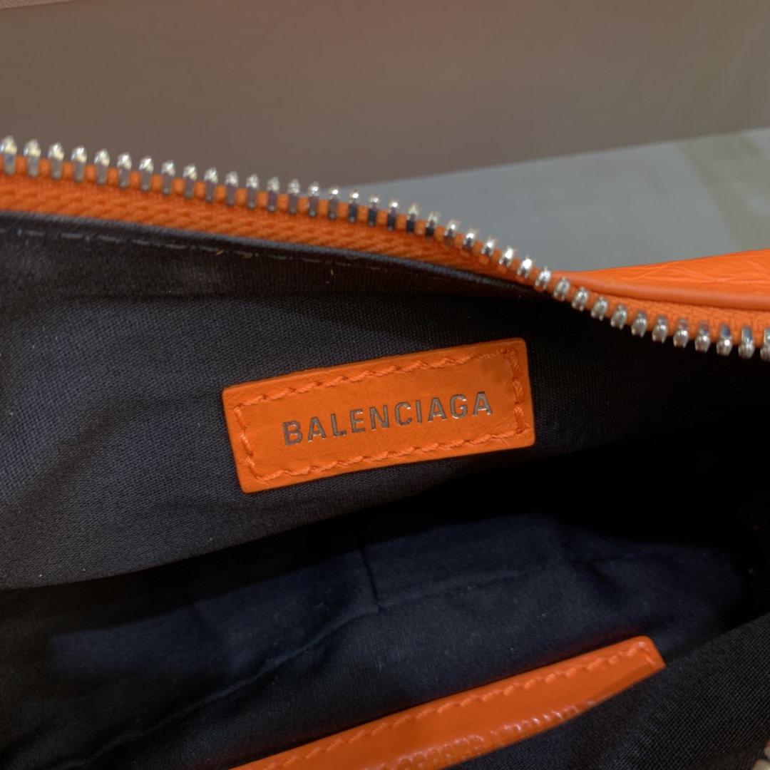 Balenciaga Le Cagole XS Shoulder Bag (26-12-6cm) - DopestKickz