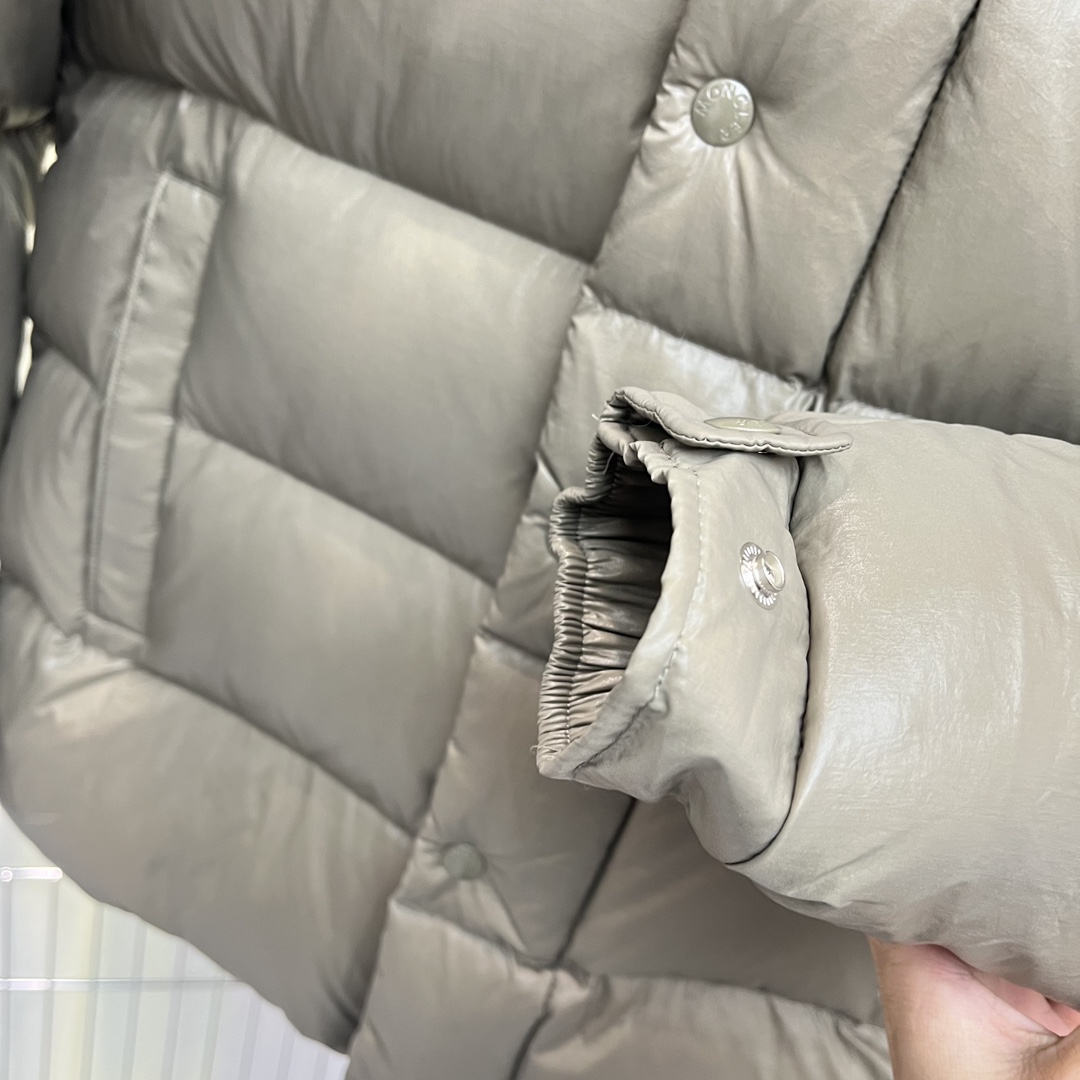 Moncler Maya 70 Short Down Jacket - DopestKickz