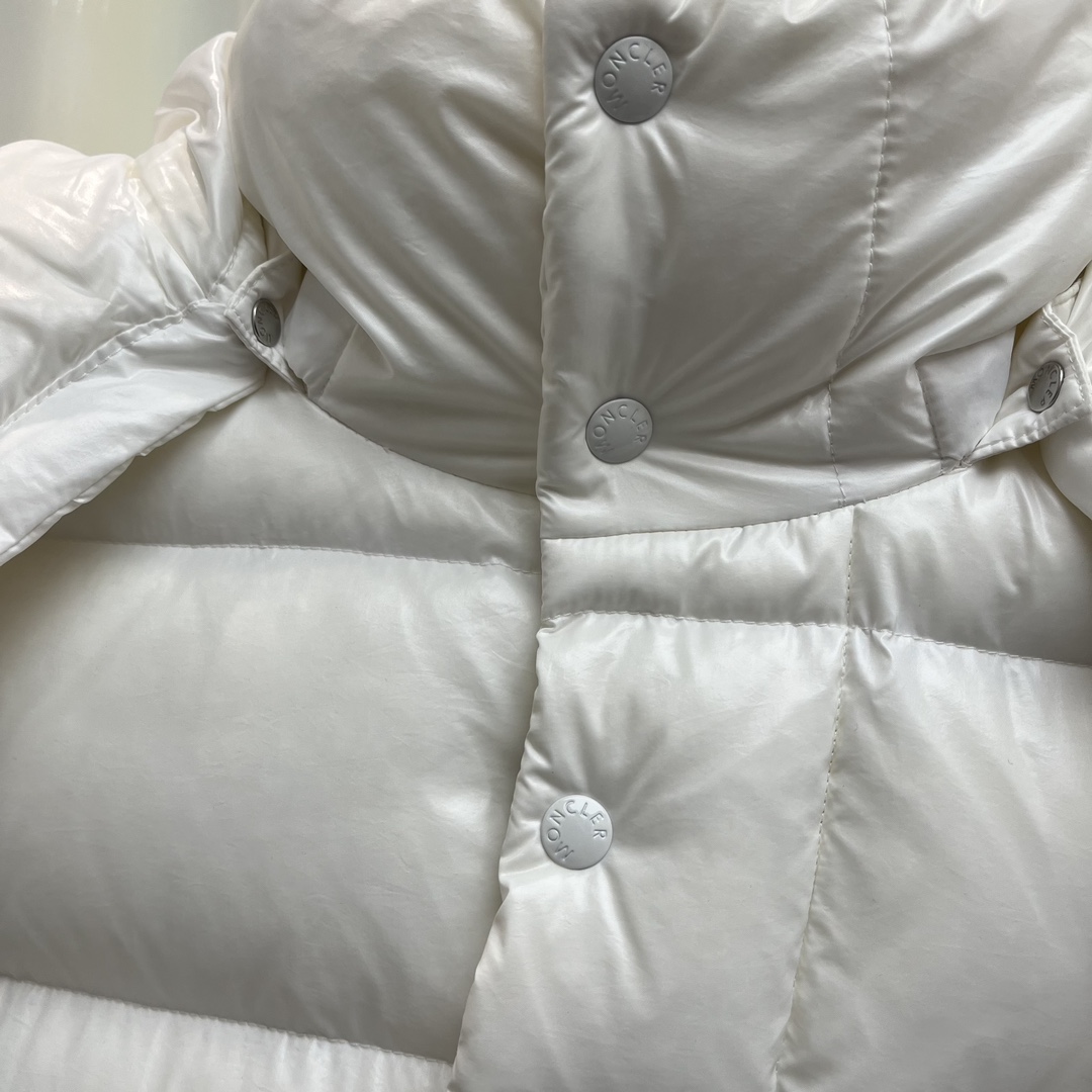 Moncler Maya 70 Short Down Jacket - DopestKickz