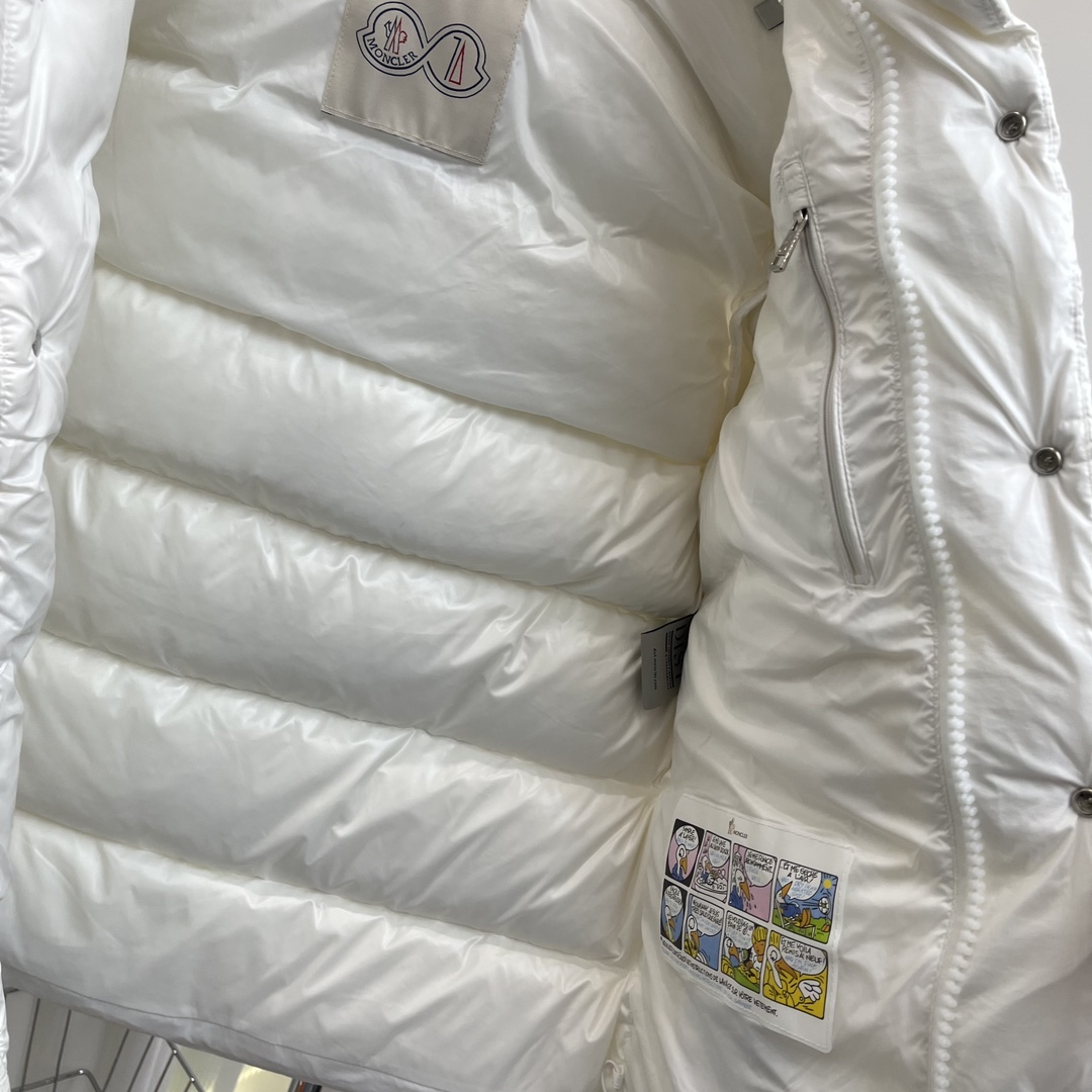Moncler Maya 70 Short Down Jacket - DopestKickz