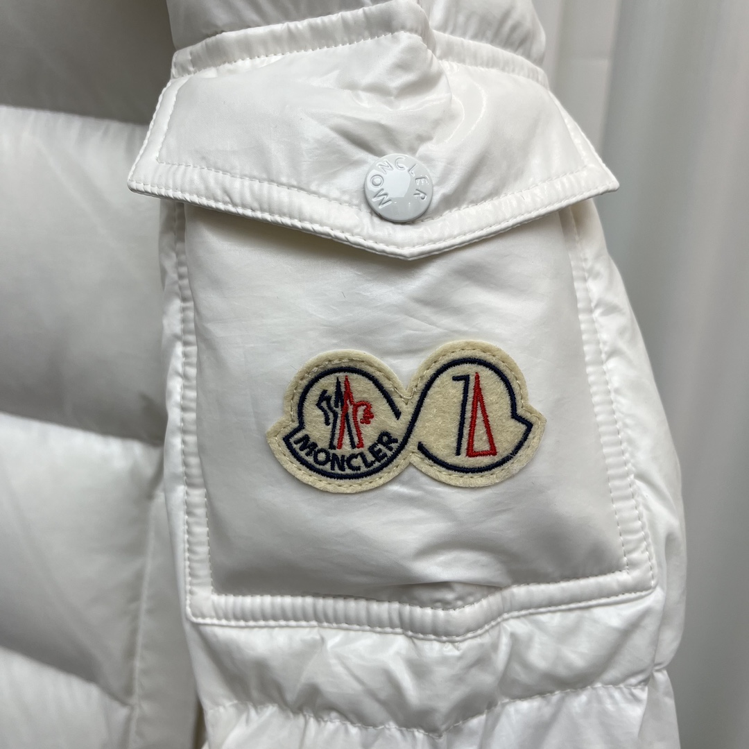 Moncler Maya 70 Short Down Jacket - DopestKickz