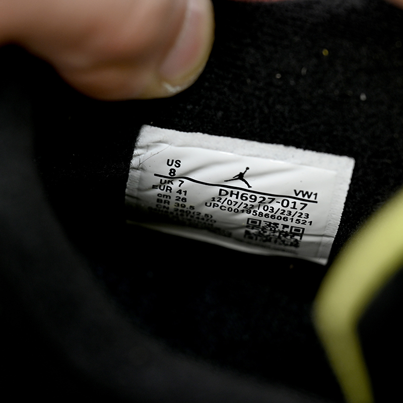 Air Jordan 4 Thunder Sneaker      DH6927-017  - DopestKickz