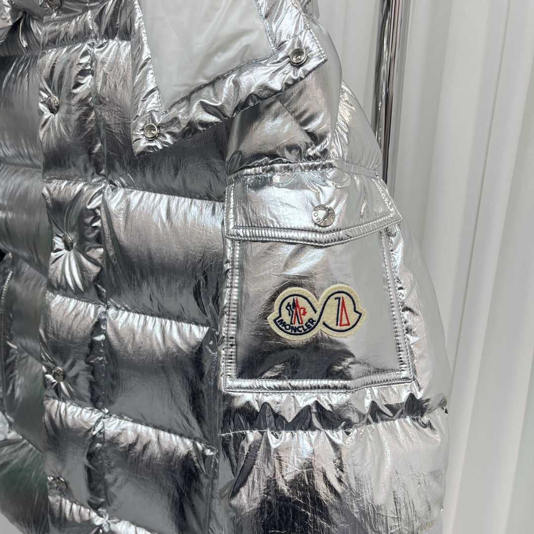 Moncler Maya 70 Short Down Jacket - DopestKickz