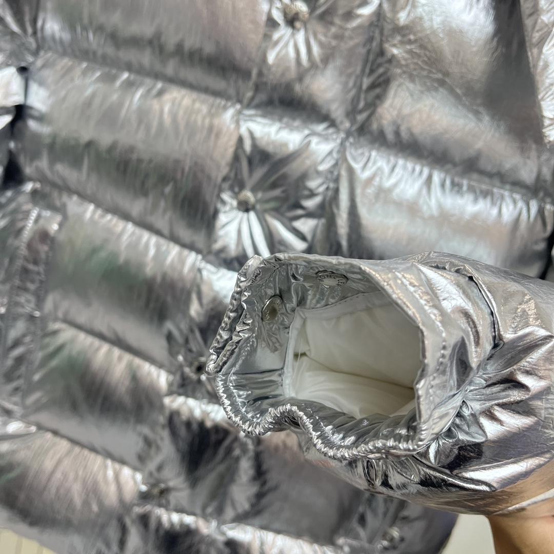 Moncler Maya 70 Short Down Jacket - DopestKickz