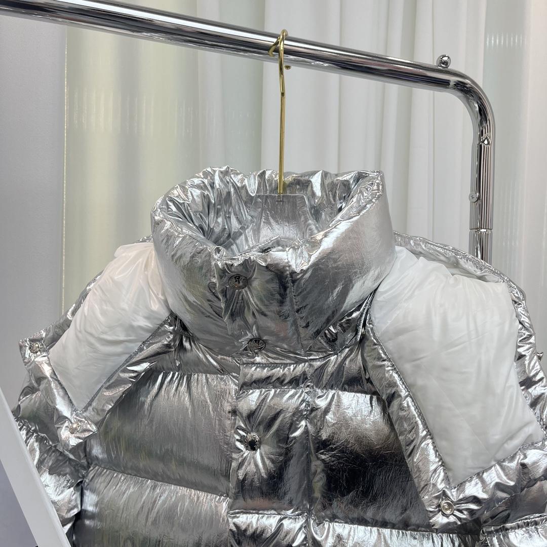 Moncler Maya 70 Short Down Jacket - DopestKickz