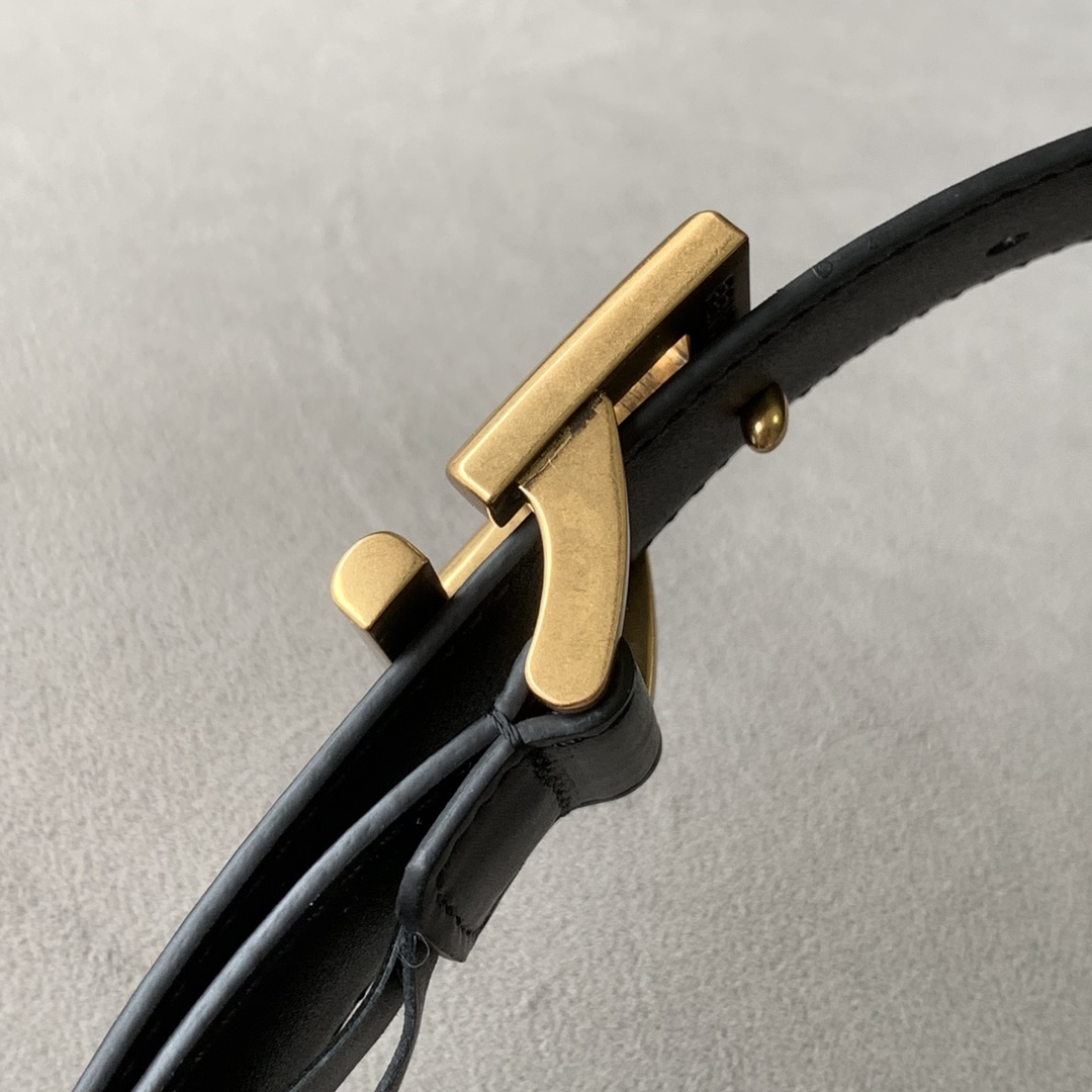 Fendi Black Leather Belt - DopestKickz