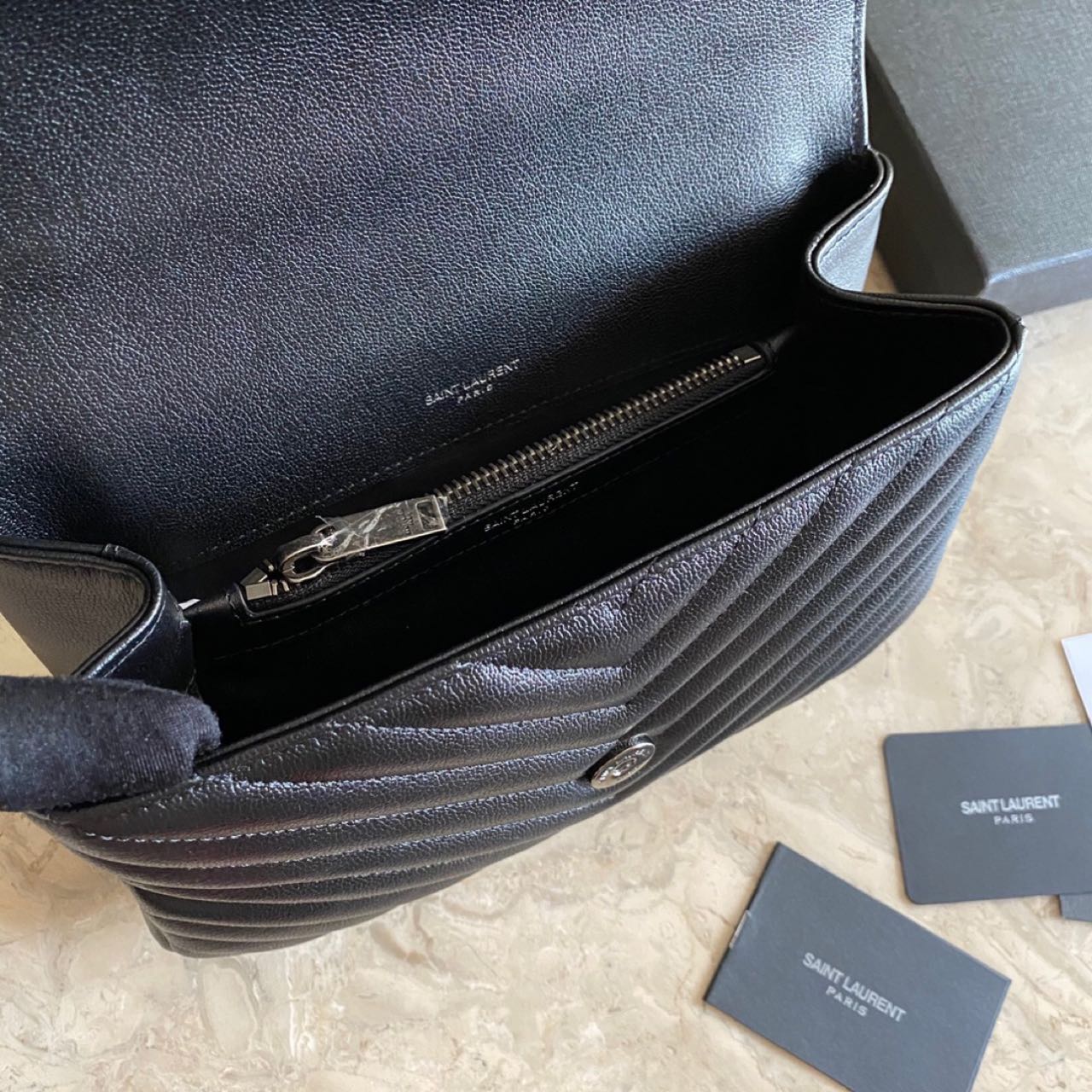 Saint Laurent College Shoulder Bag    24cm - DopestKickz