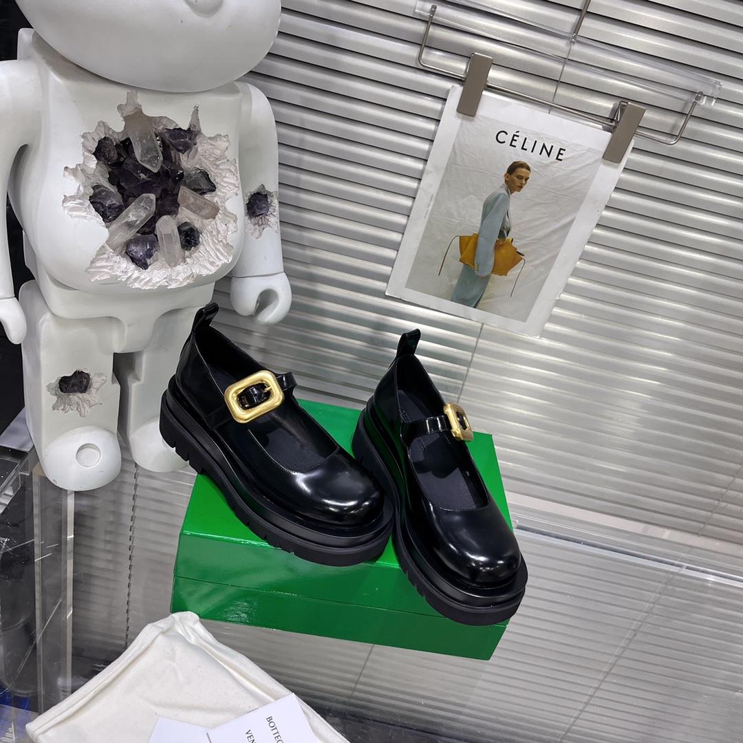 Bottega Veneta Lug Mary-Jane Flats - DopestKickz