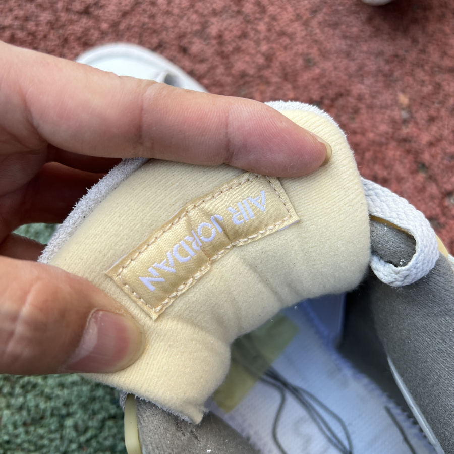 Air Jordan 4 SE Craft Mid AJ4 Sneaker       DV3742-021 - DopestKickz