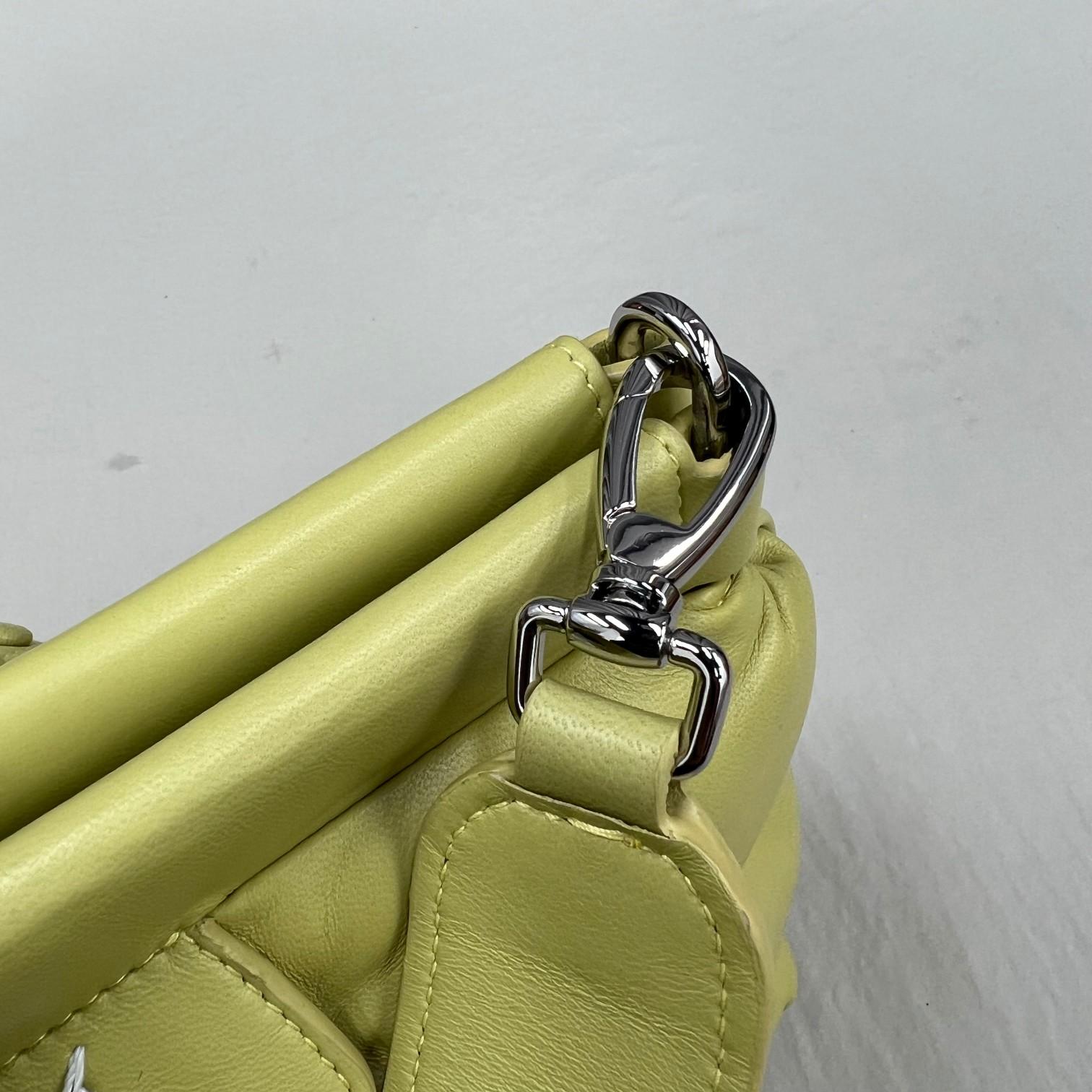 Maison Margiela Glam Slam Quilted Shoulder Bag(30-22-10cm) - DopestKickz