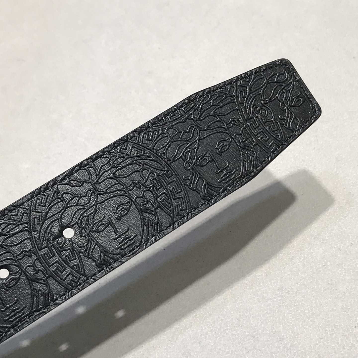 Versace Medusa Leathre Belt    39mm - DopestKickz