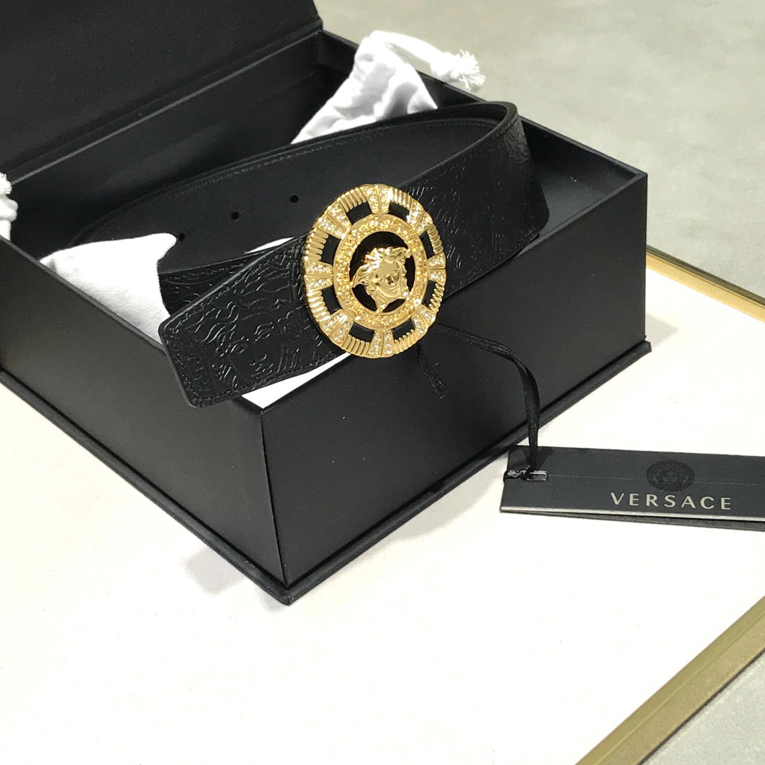 Versace Medusa Leathre Belt    39mm - DopestKickz
