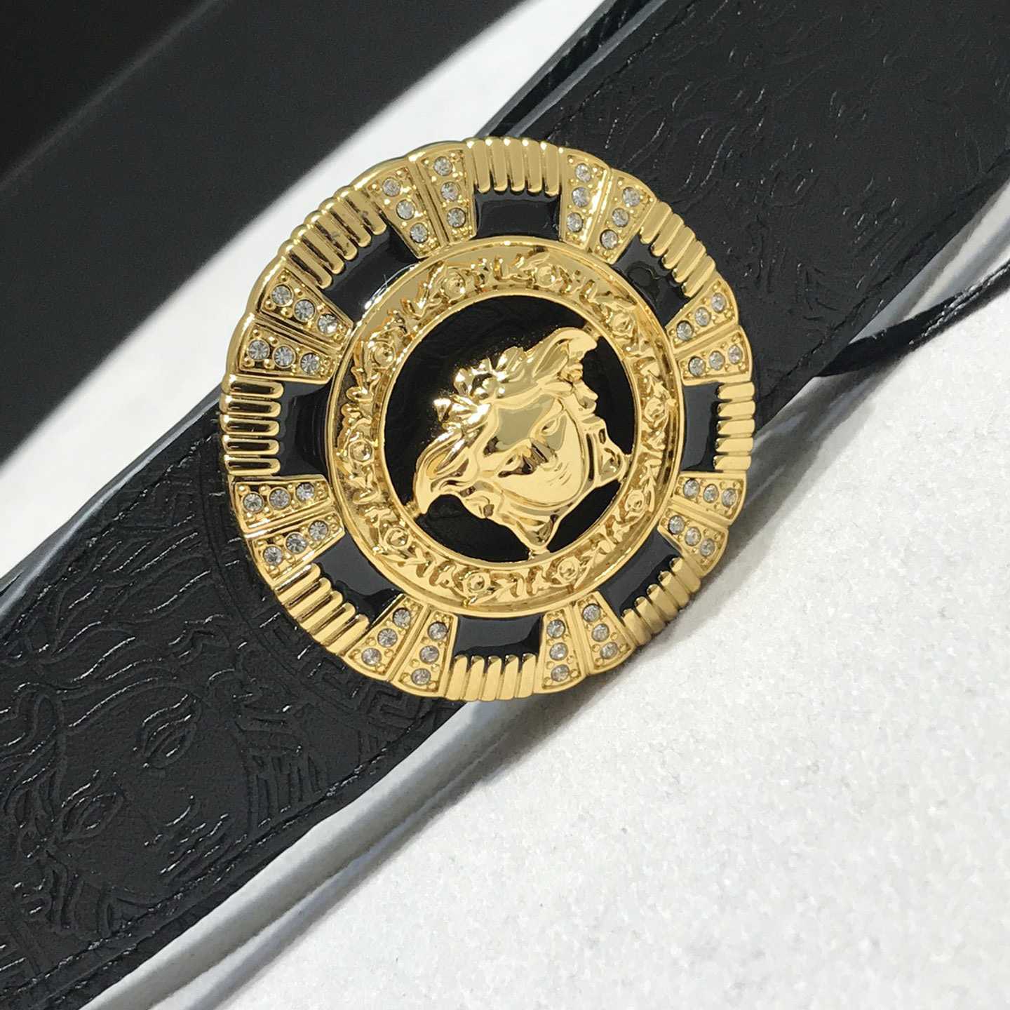 Versace Medusa Leathre Belt    39mm - DopestKickz