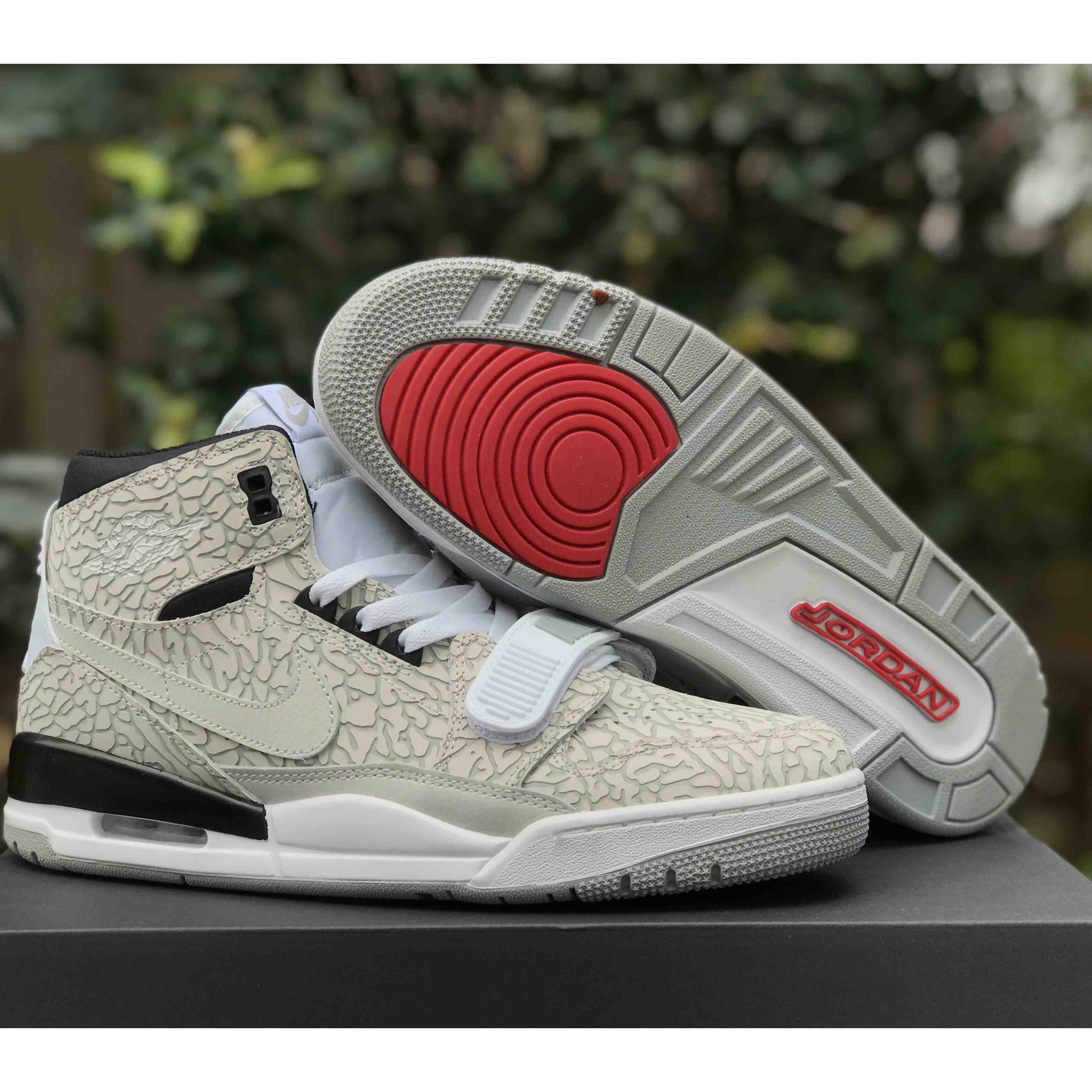 Air Jordan Legacy 312 Sneaker  AV3922-100 - DopestKickz