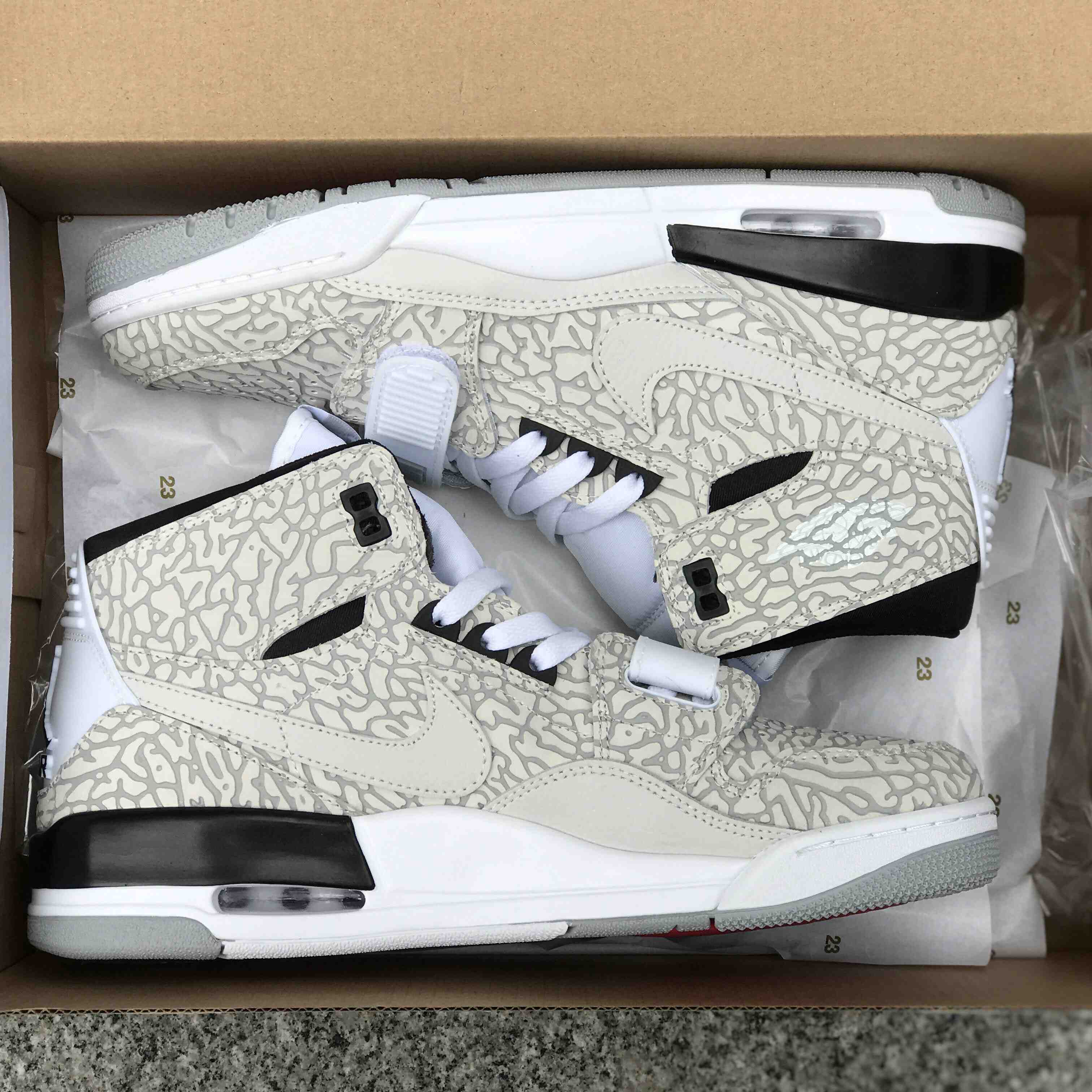 Air Jordan Legacy 312 Sneaker  AV3922-100 - DopestKickz