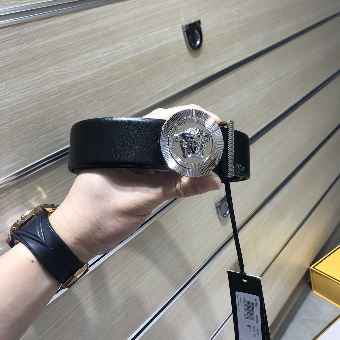 Versace Medusa Leathre Belt    38mm - DopestKickz