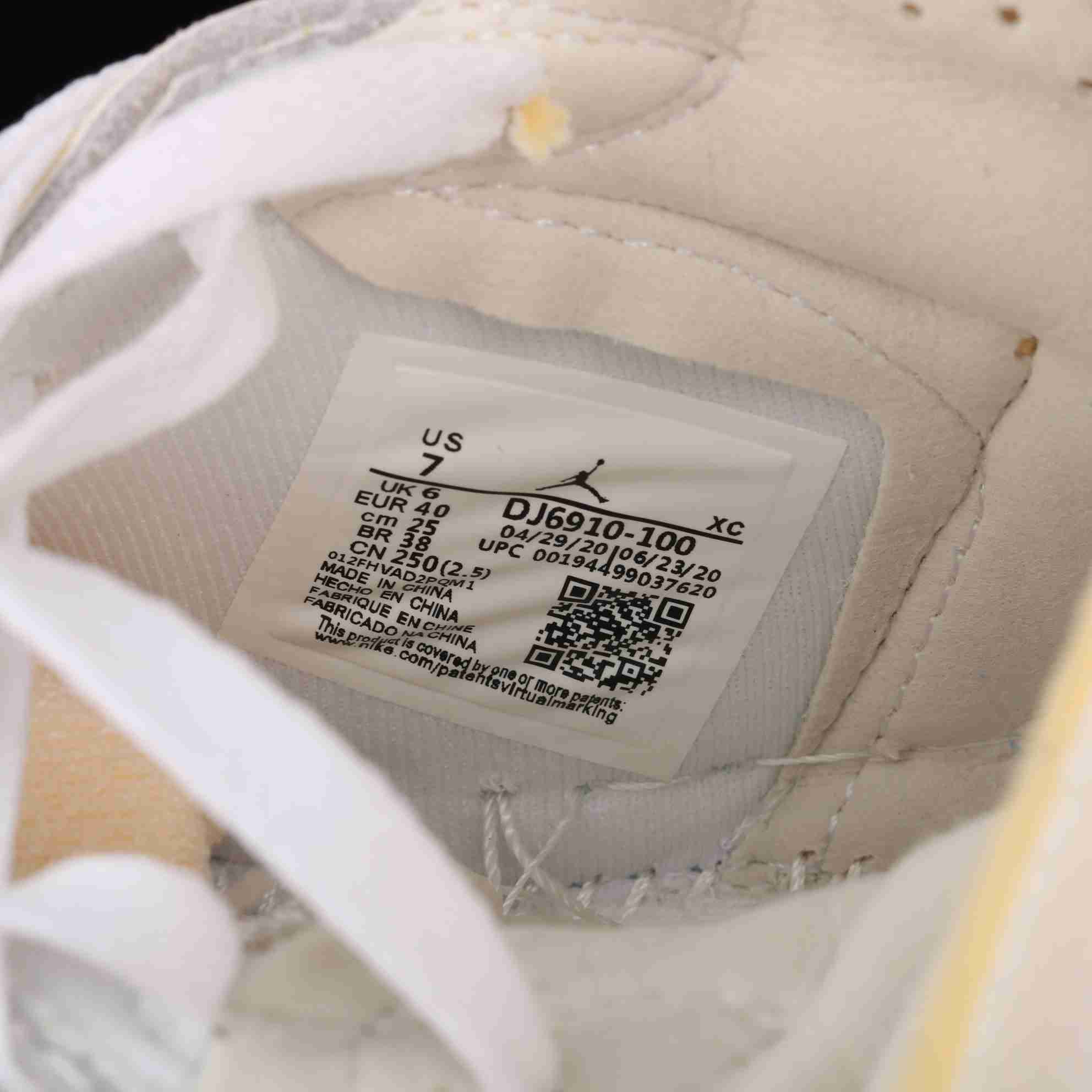 Air Jordan 1 Zoom Air CMFT AJ1 Sneaker    DJ6910-100 - DopestKickz