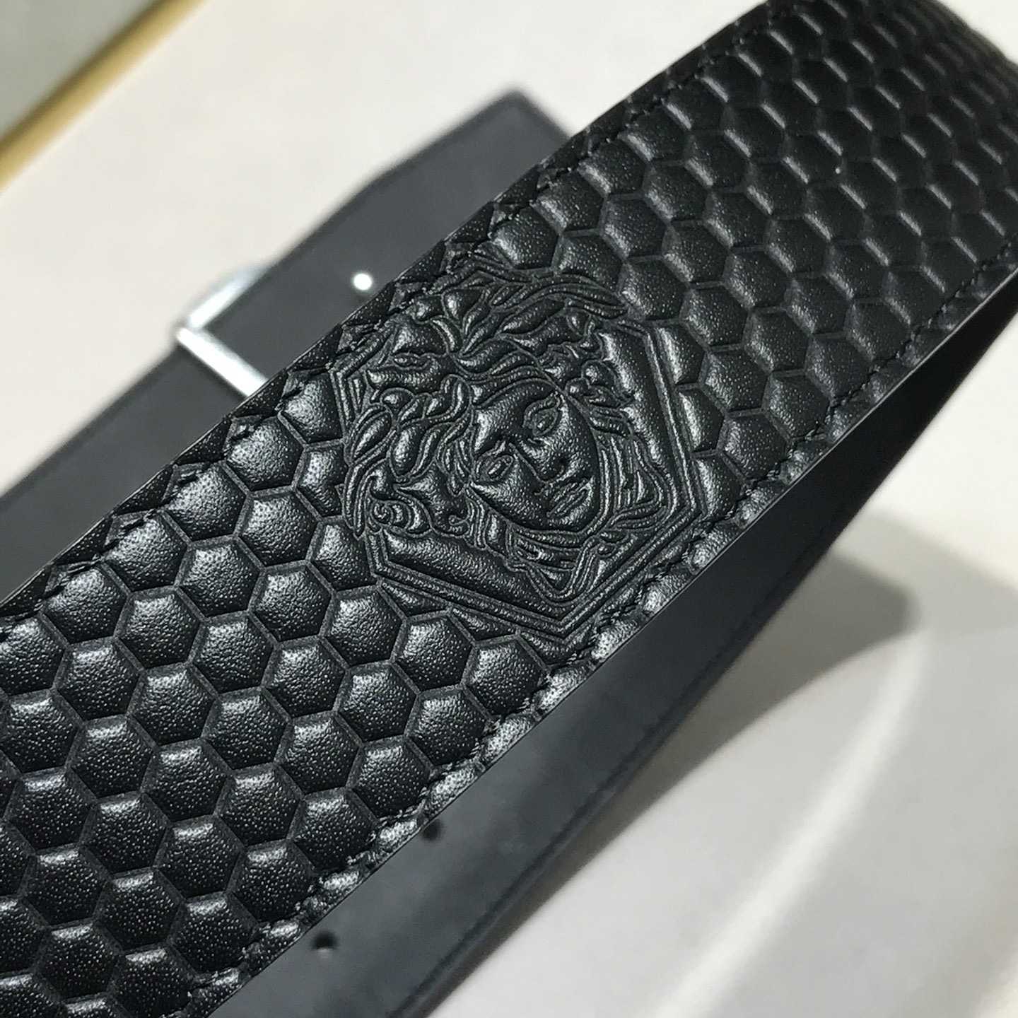 Versace Medusa Leathre Belt    39mm - DopestKickz