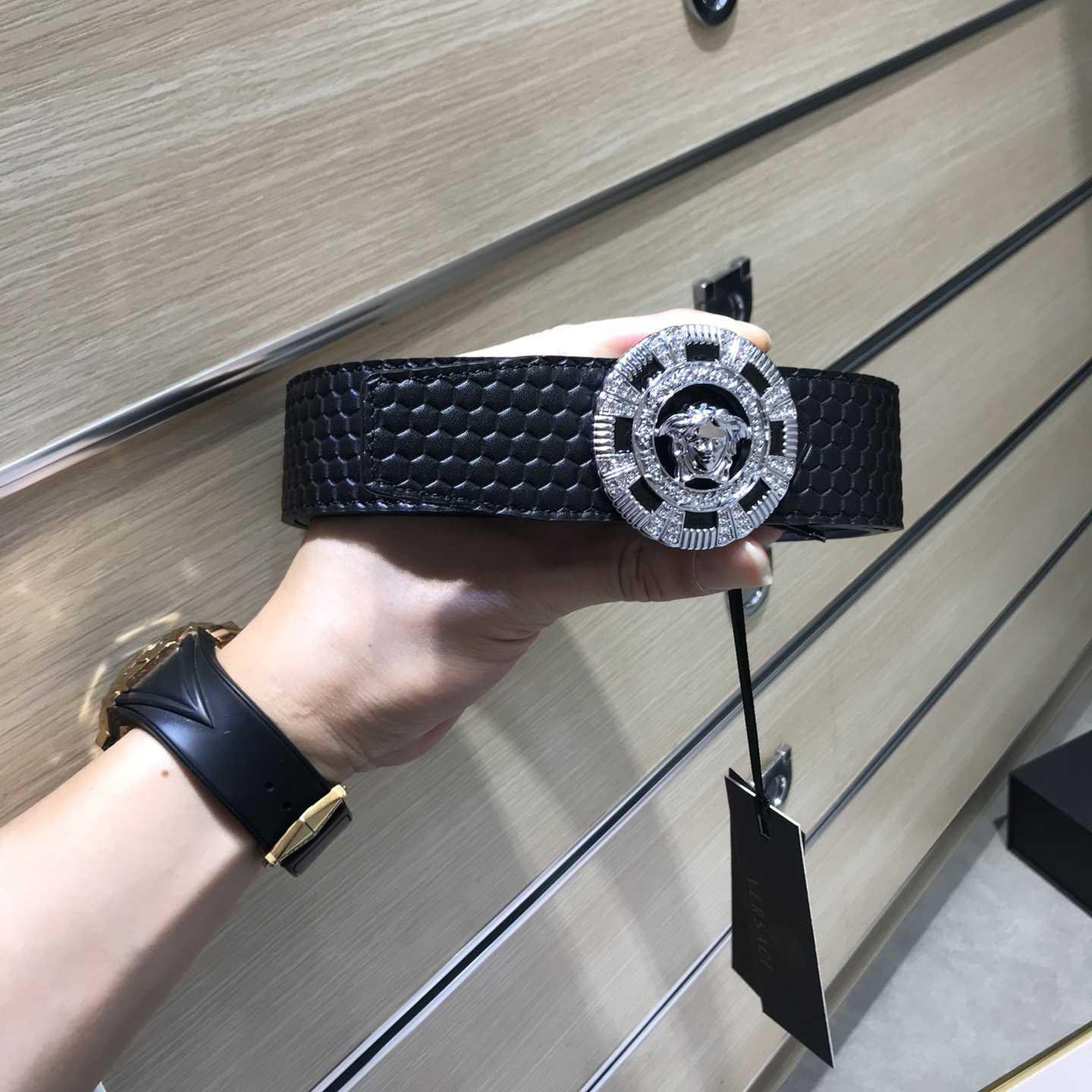 Versace Medusa Leathre Belt    39mm - DopestKickz