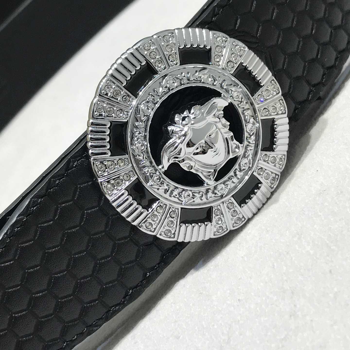 Versace Medusa Leathre Belt    39mm - DopestKickz