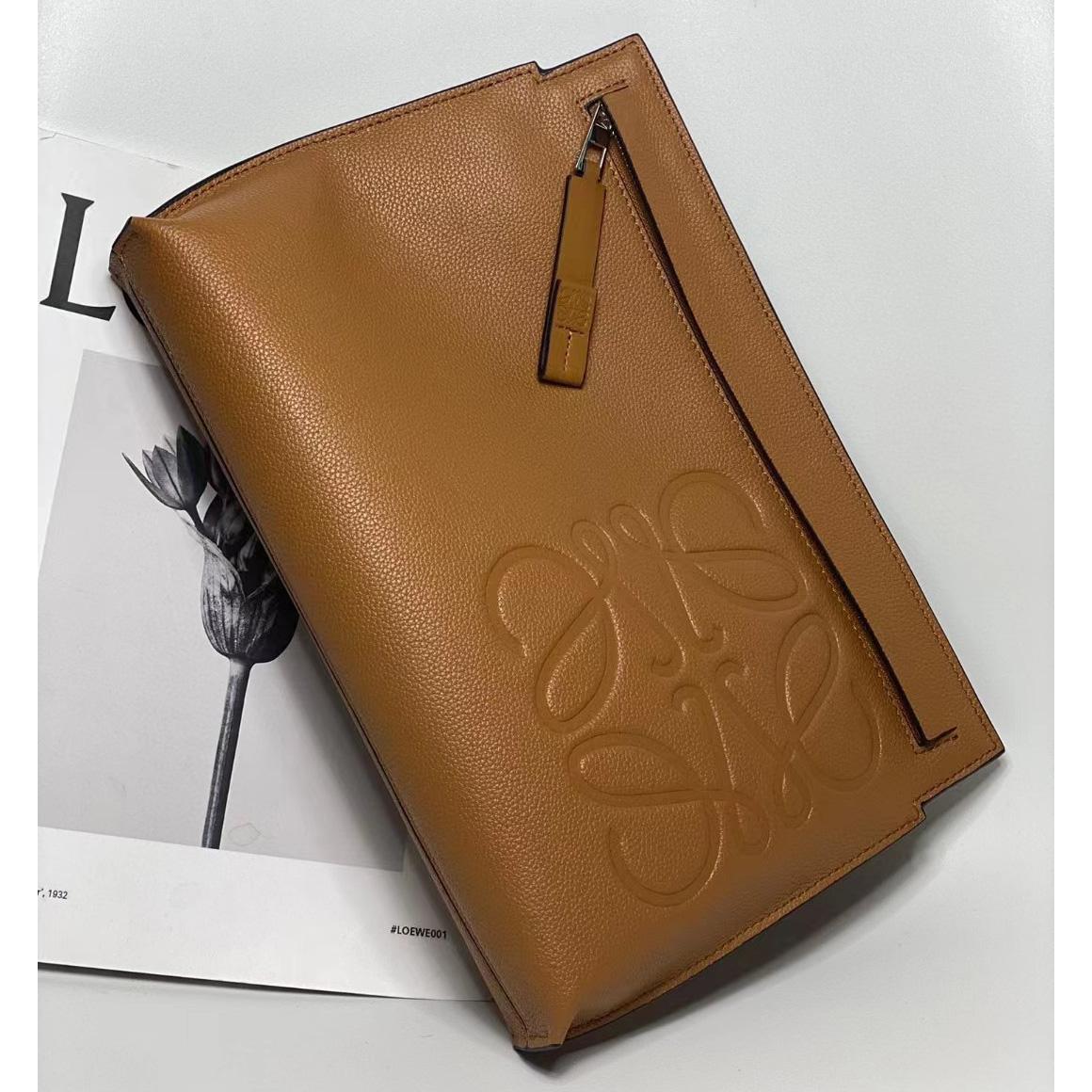 Loewe T Pouch In Grained Calfskin - DopestKickz