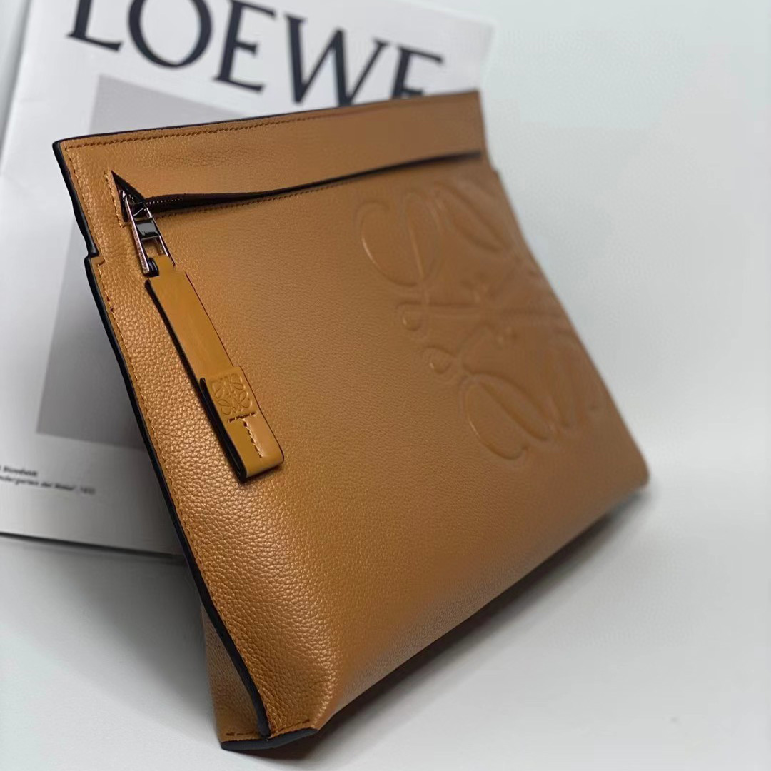 Loewe T Pouch In Grained Calfskin - DopestKickz