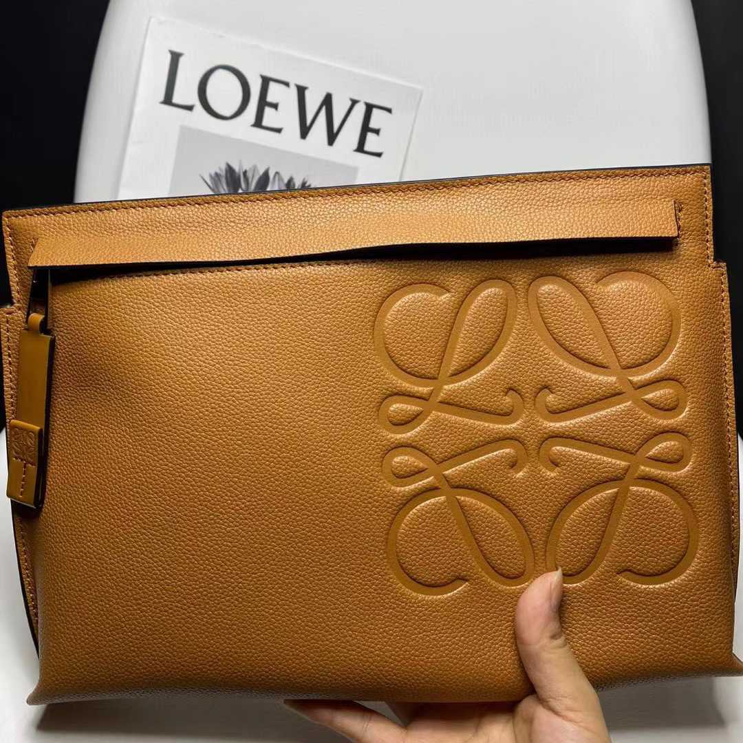 Loewe T Pouch In Grained Calfskin - DopestKickz