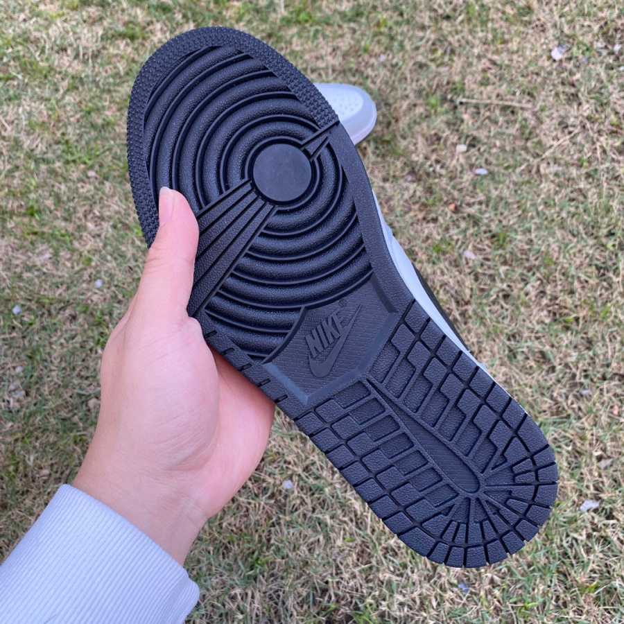 Air Jordan 1 Low “Light Smoke Grey” Sneaker   553558-030 - DopestKickz