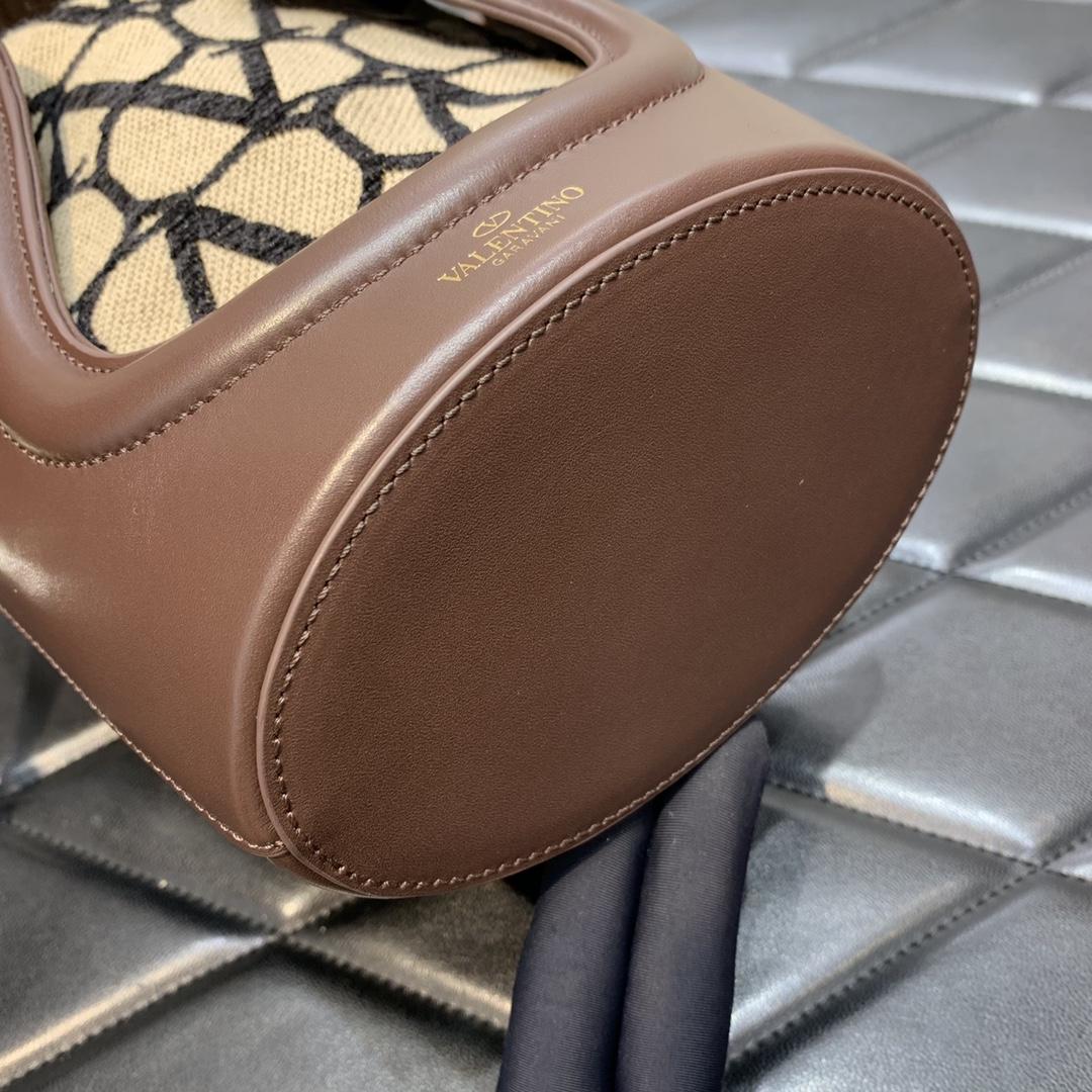 Valenti Le Cinquième Toile Iconographe Bucket Bag - DopestKickz